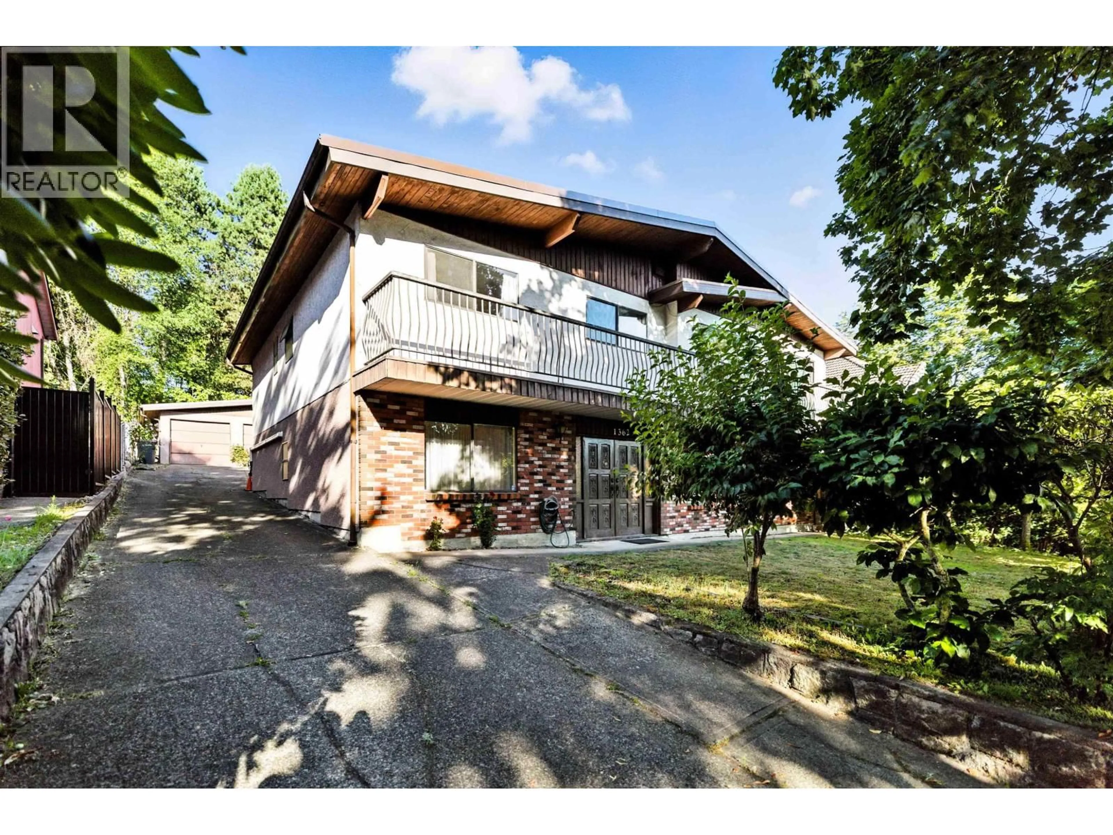 Unknown for 1362 PHILLIPS AVENUE, Burnaby British Columbia V5A3Z3