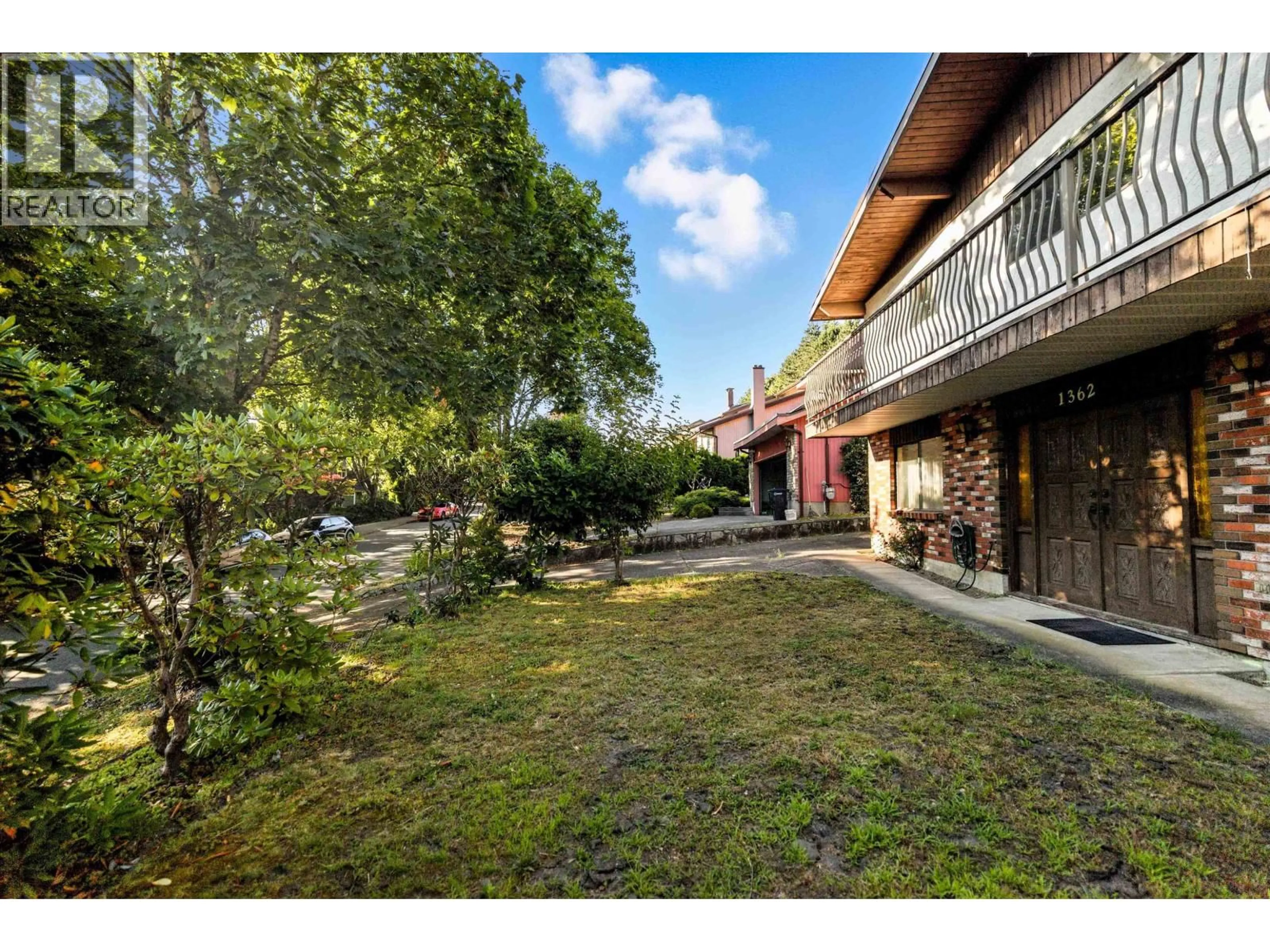 Patio, street for 1362 PHILLIPS AVENUE, Burnaby British Columbia V5A3Z3