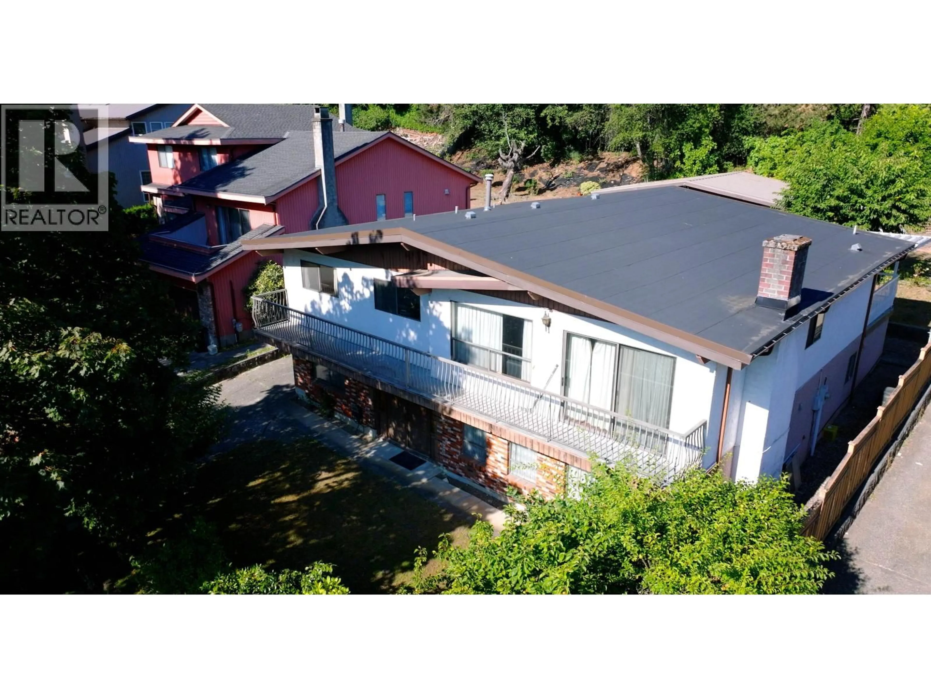 A pic from outside/outdoor area/front of a property/back of a property/a pic from drone, unknown for 1362 PHILLIPS AVENUE, Burnaby British Columbia V5A3Z3
