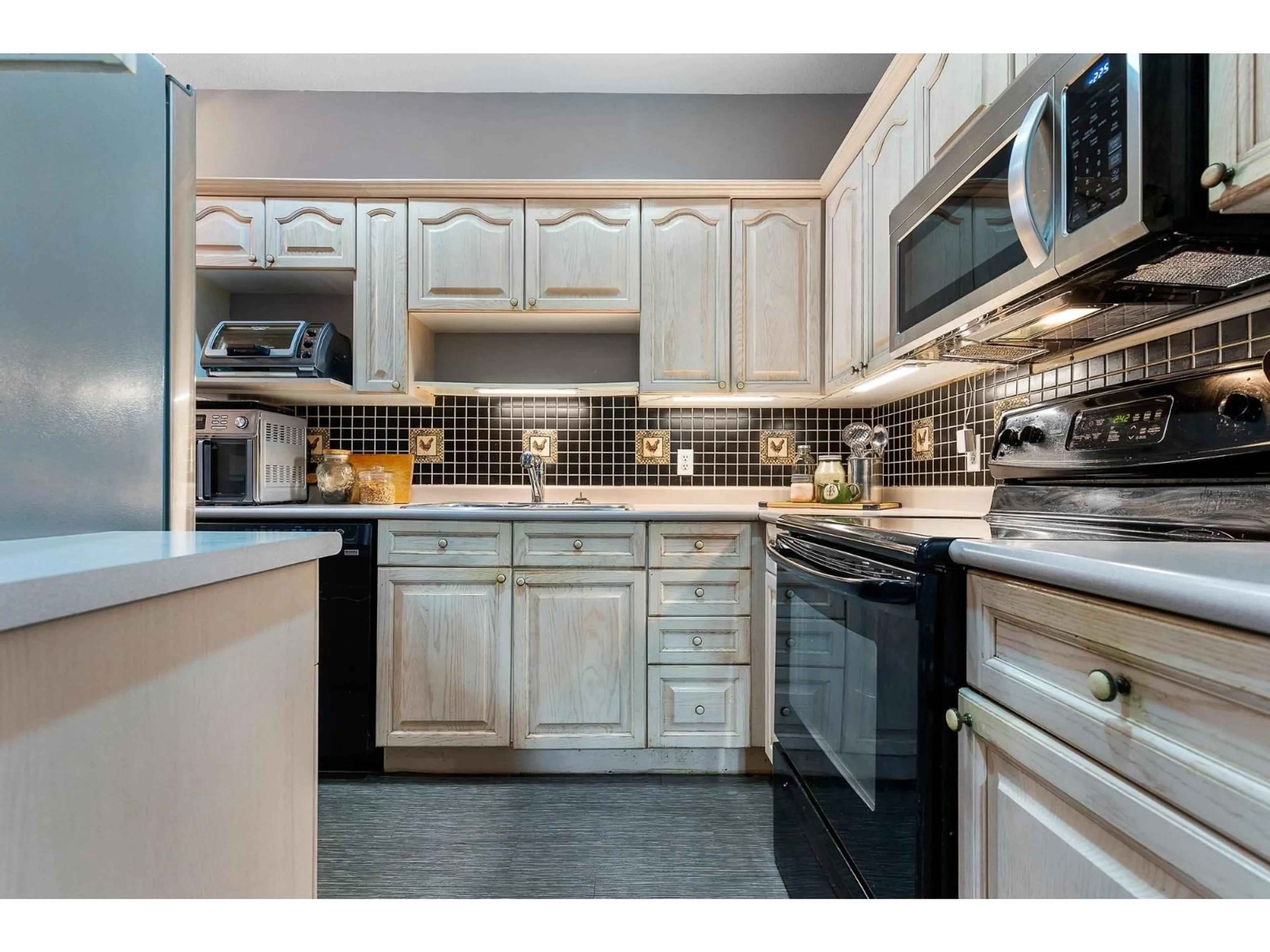 Unknown for 104 - 45770 SPADINA AVENUE, Chilliwack British Columbia V2P1T6