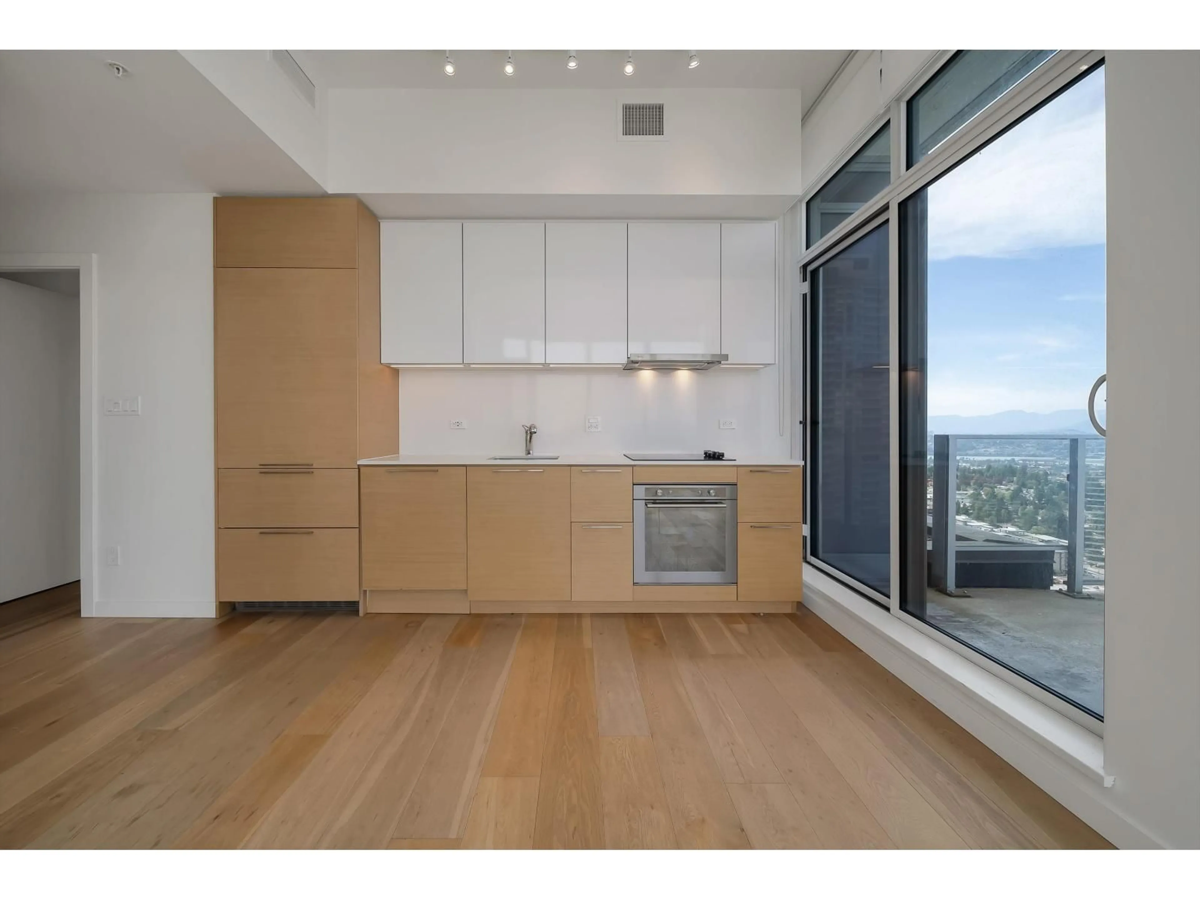 Unknown for 3705 - 13438 CENTRAL, Surrey British Columbia V3T0N2