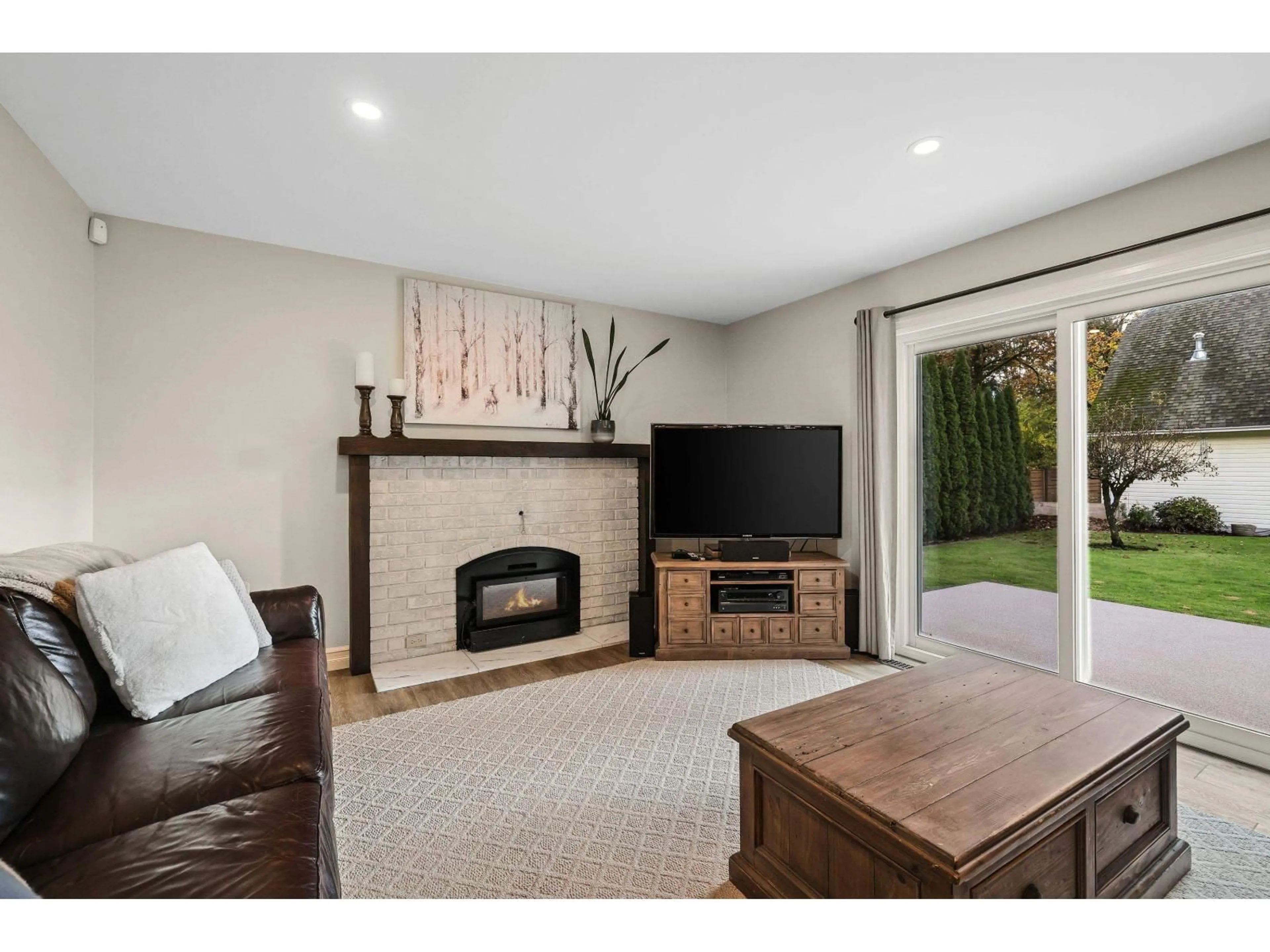 Living room with furniture, unknown for 25160 58, Langley British Columbia V4W1G6