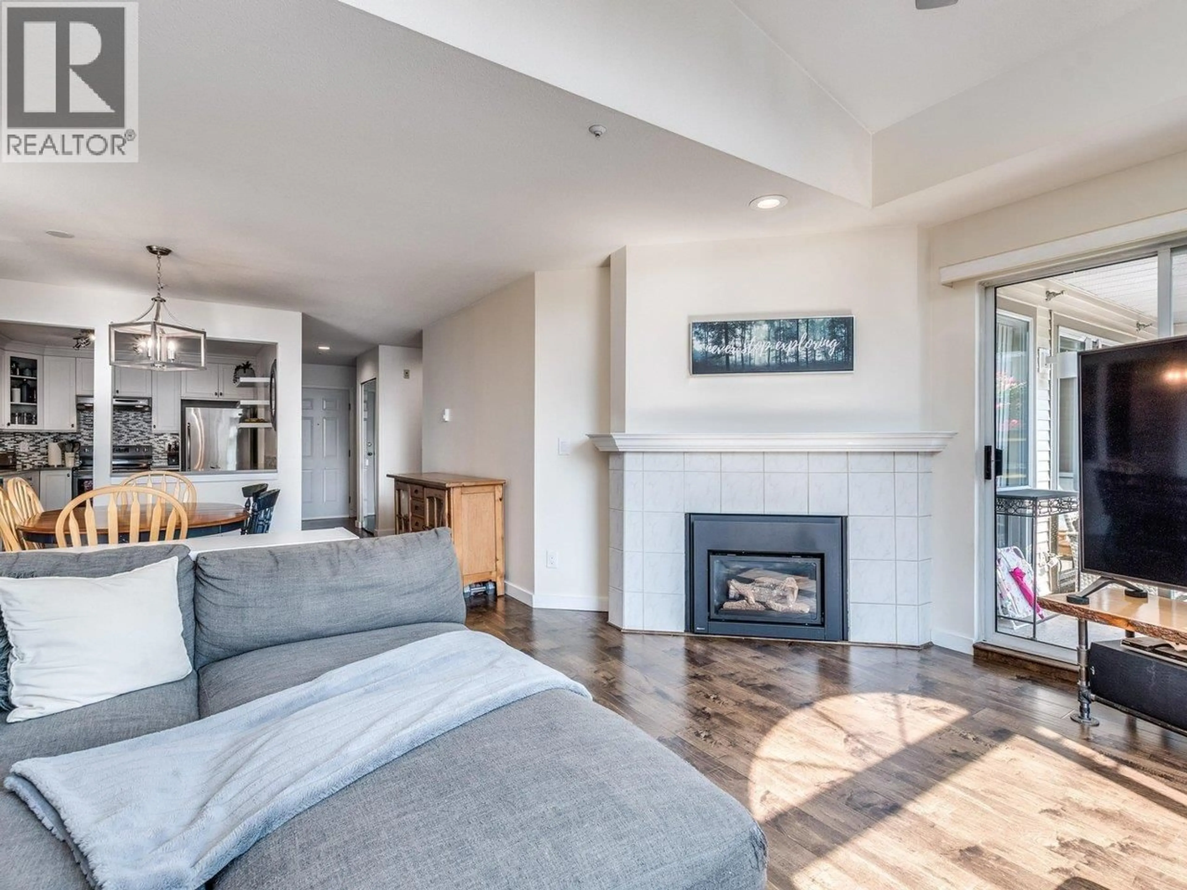 Living room with furniture, unknown for 309 - 19122 122 AVENUE, Pitt Meadows British Columbia V3Y2N7