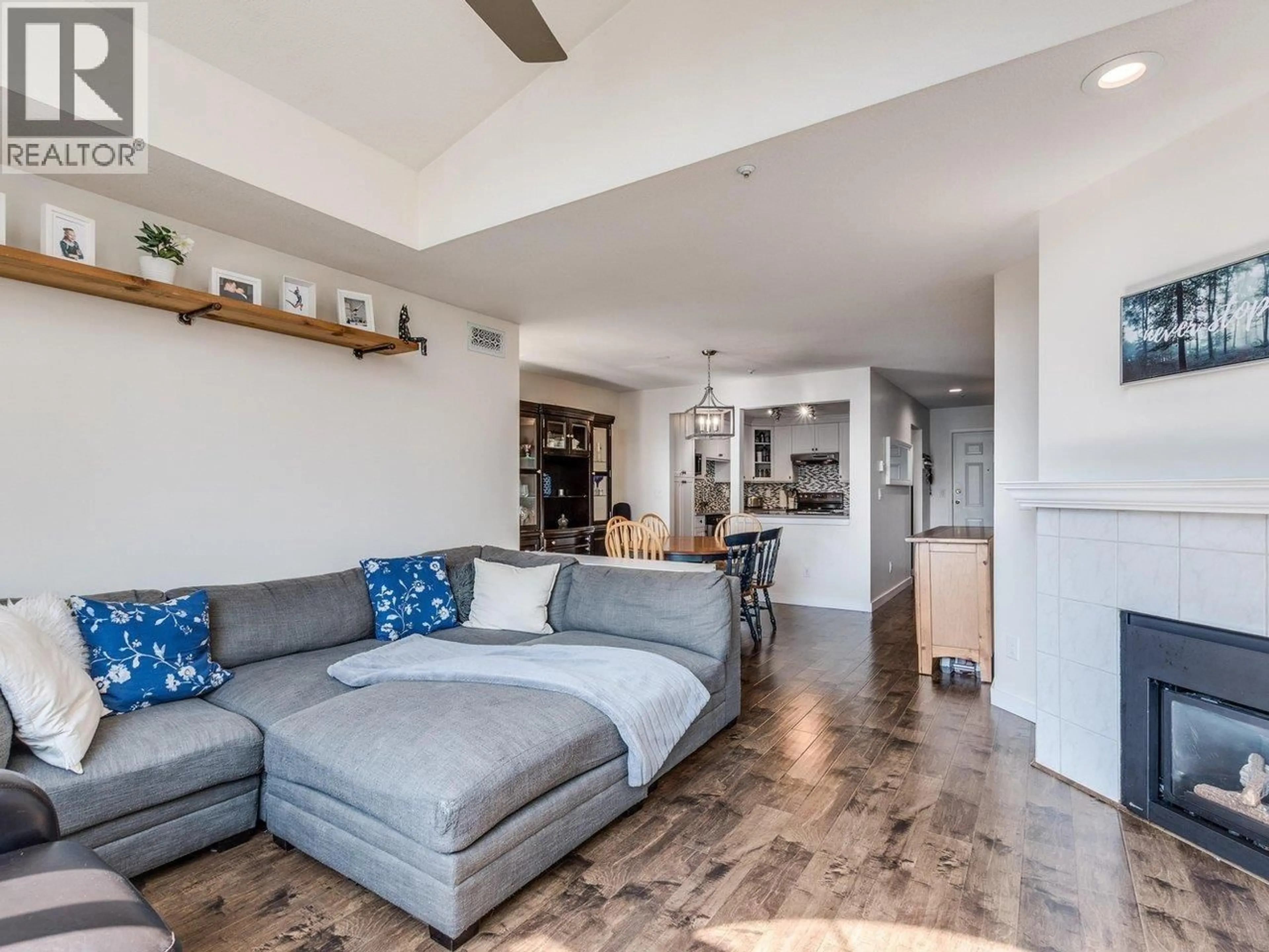 Living room with furniture, unknown for 309 - 19122 122 AVENUE, Pitt Meadows British Columbia V3Y2N7