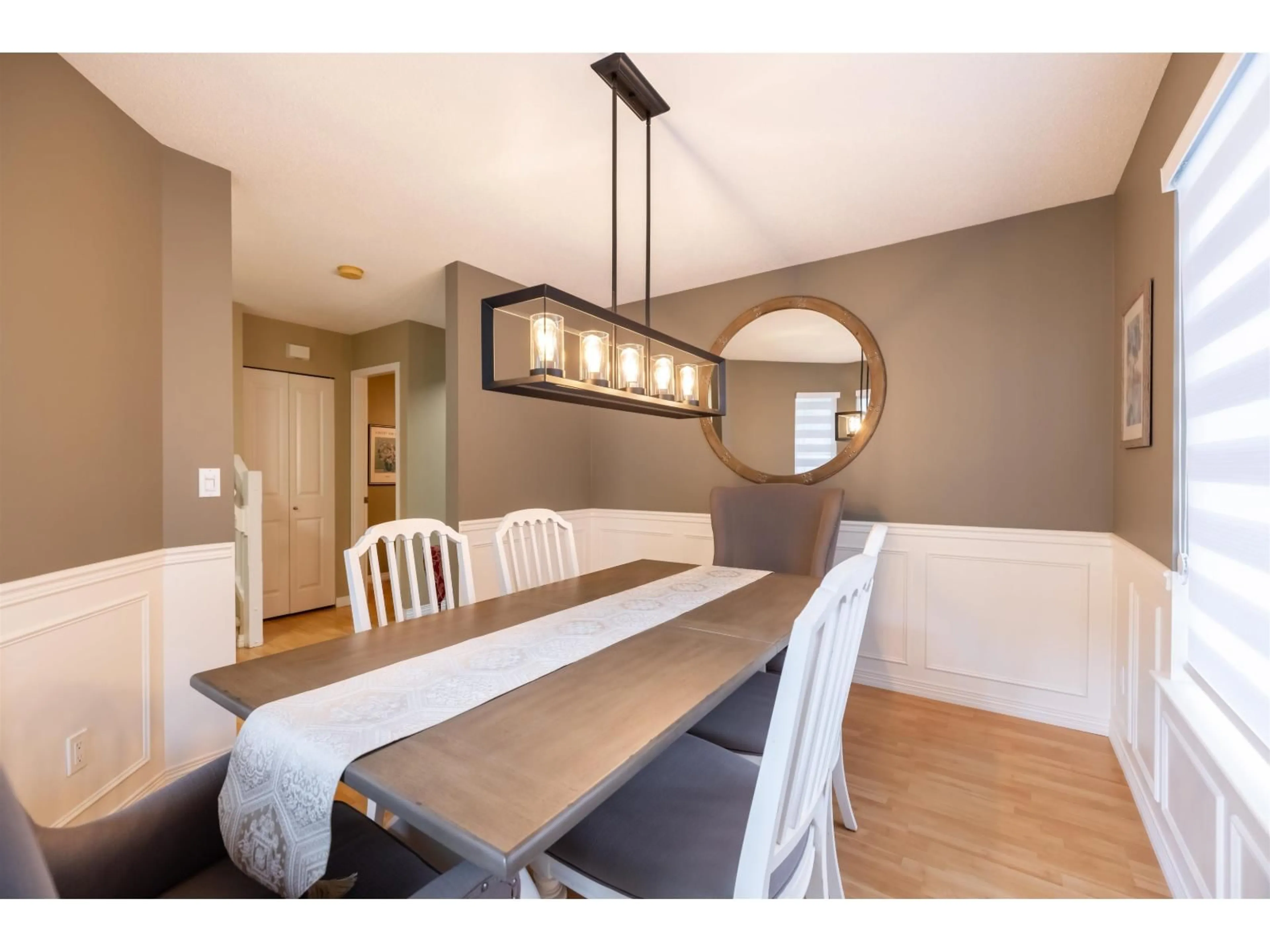 Dining room, wood/laminate floor for 1 - 17097 64, Surrey British Columbia V3S1Y5