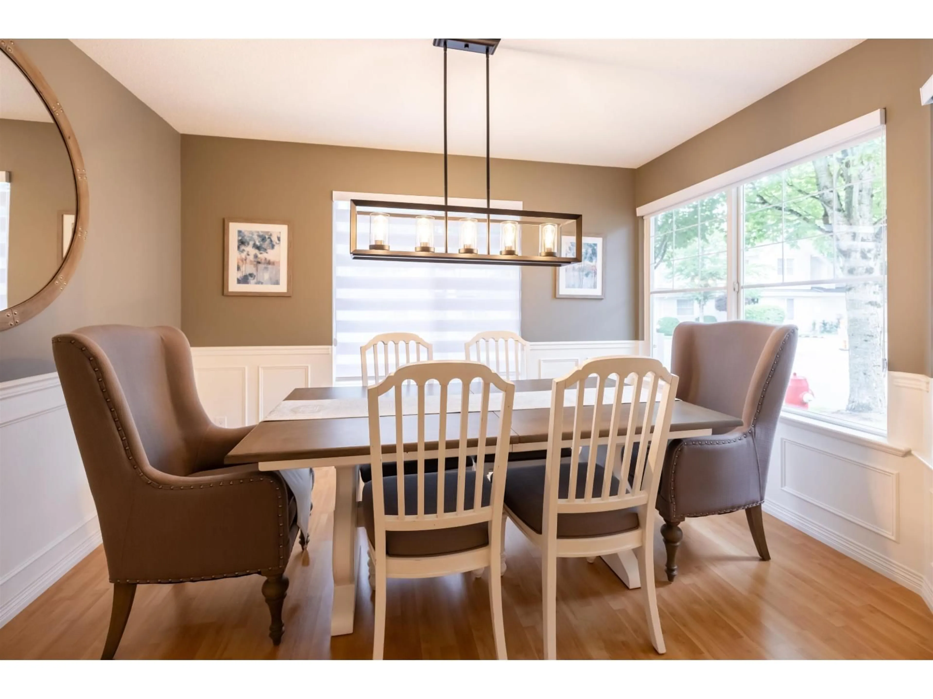 Dining room, wood/laminate floor for 1 - 17097 64, Surrey British Columbia V3S1Y5