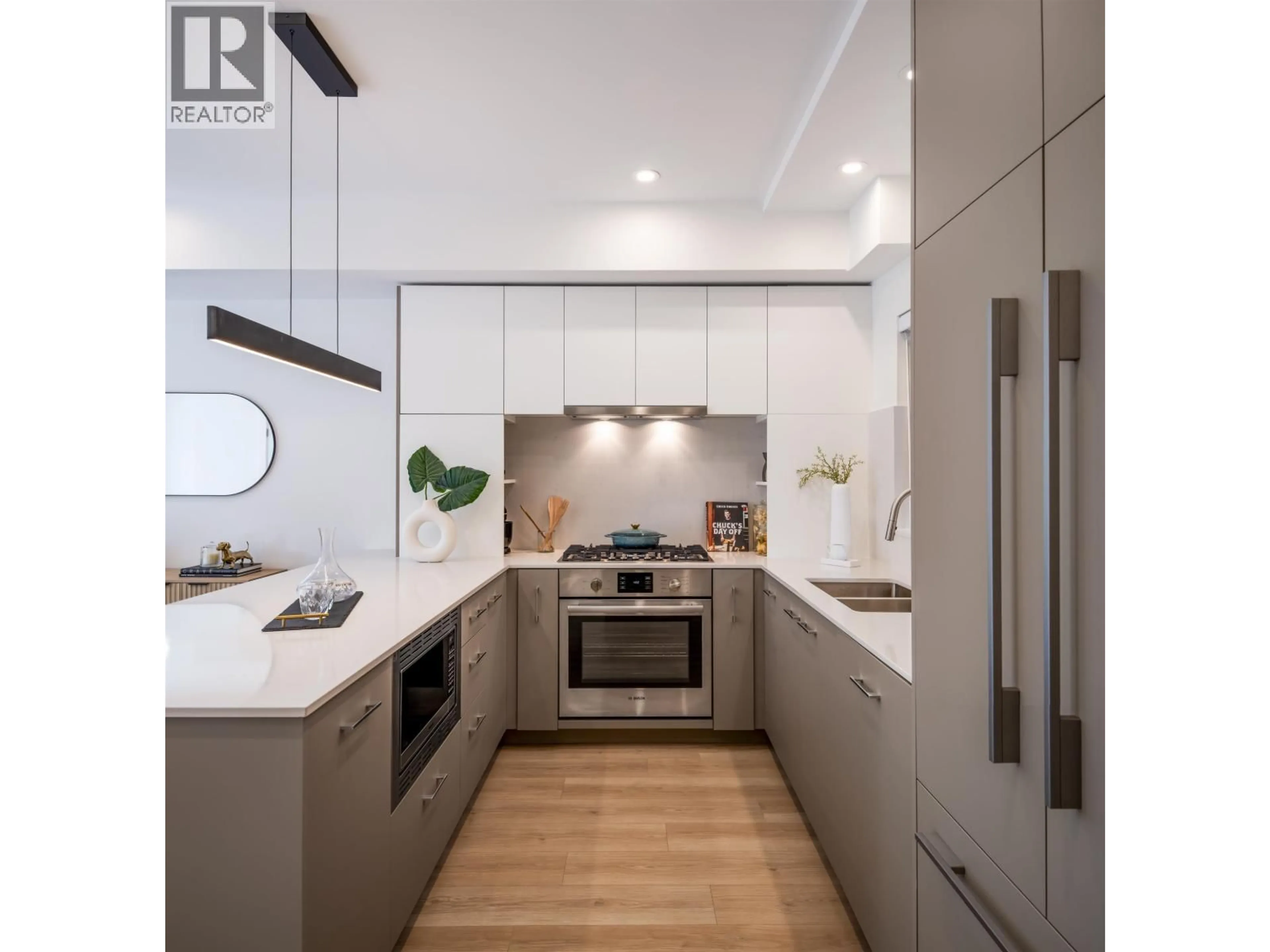 Contemporary kitchen, unknown for 112 - 342 MOUNTAIN HIGHWAY, North Vancouver British Columbia V7J2K8