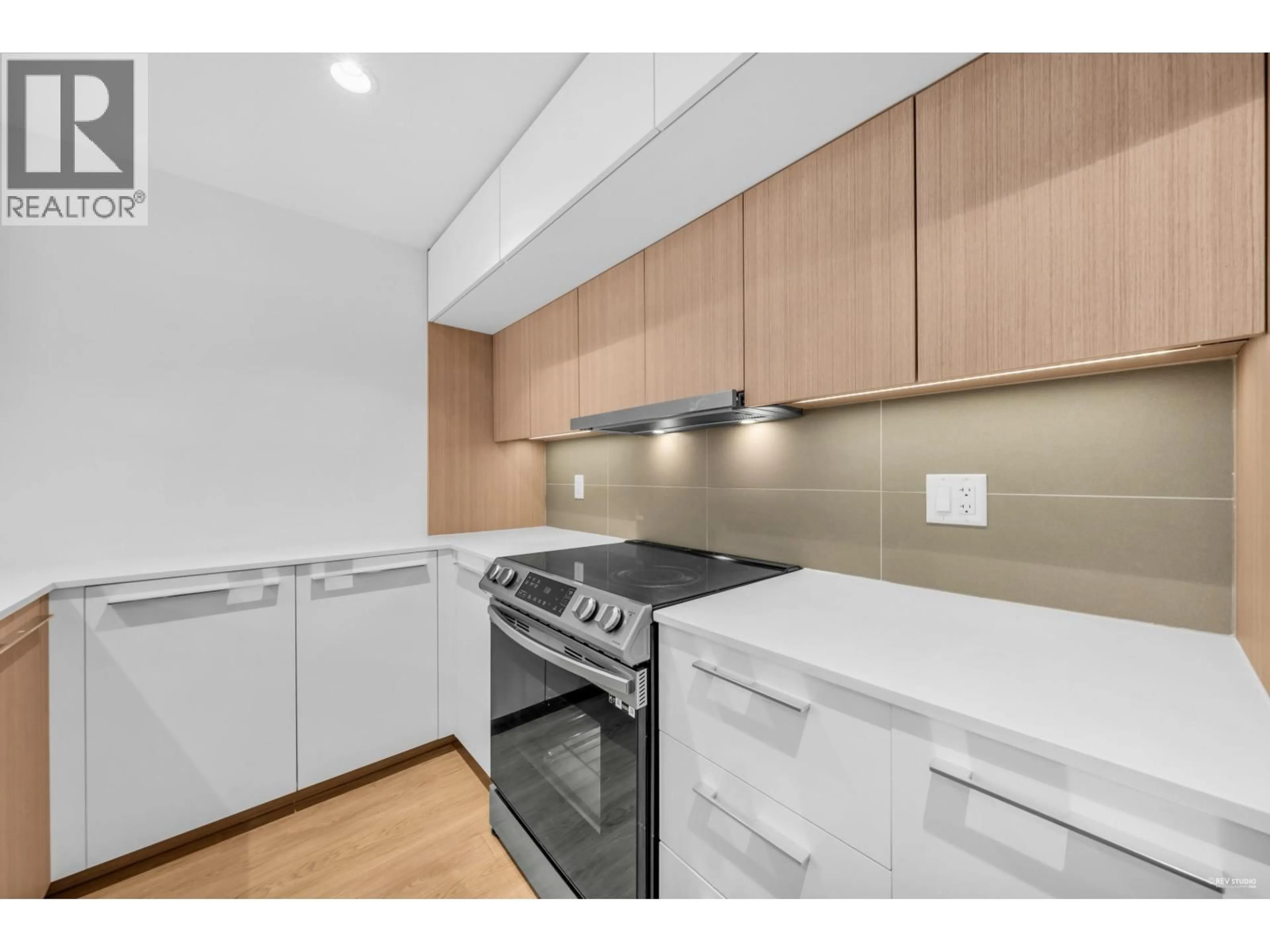 Standard kitchen, unknown for 403 - 9888 UNIVERSITY CRESCENT, Burnaby British Columbia V5A0G4