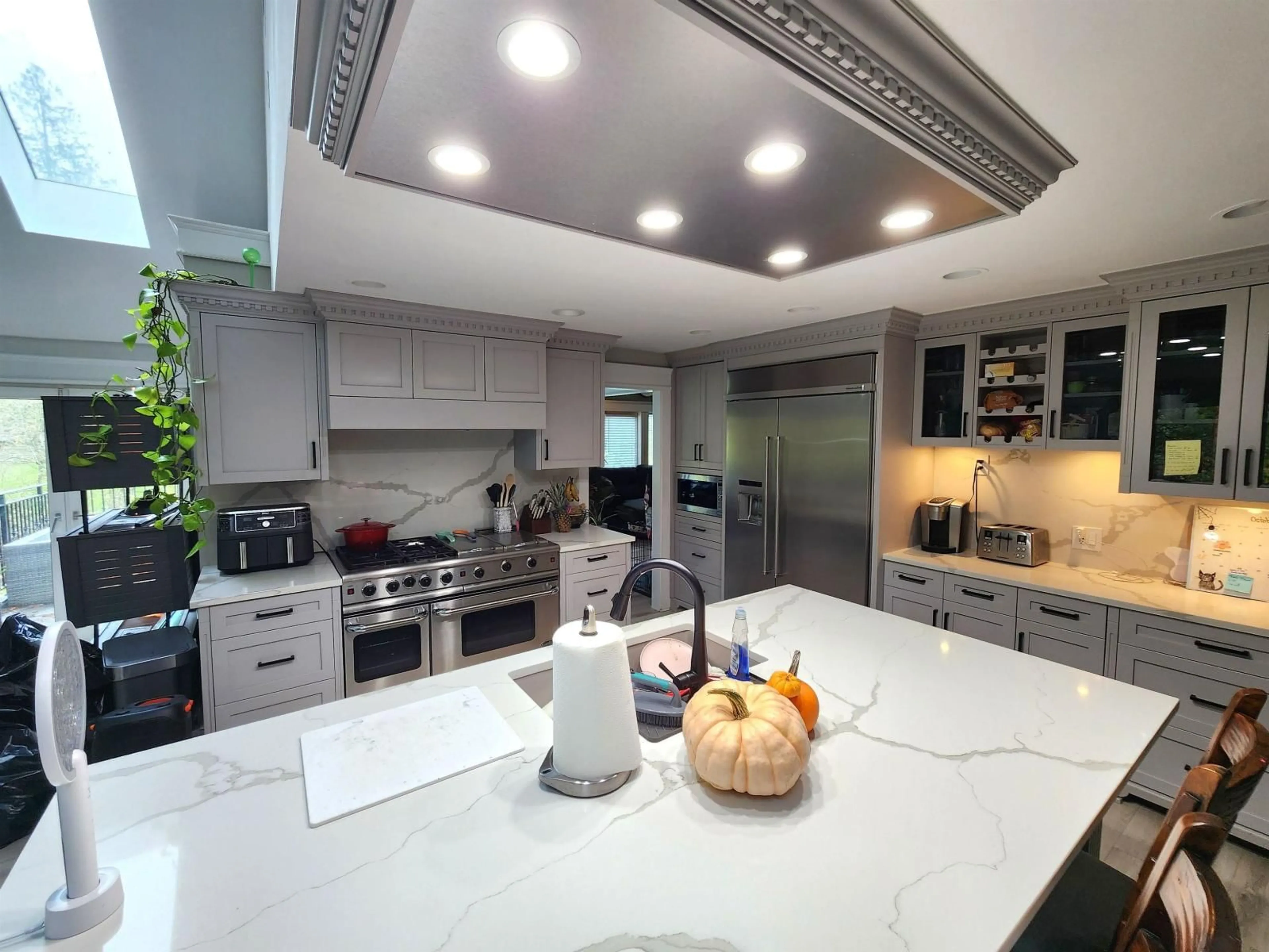 Contemporary kitchen, ceramic/tile floor for 3130 248, Langley British Columbia V3A1Z1