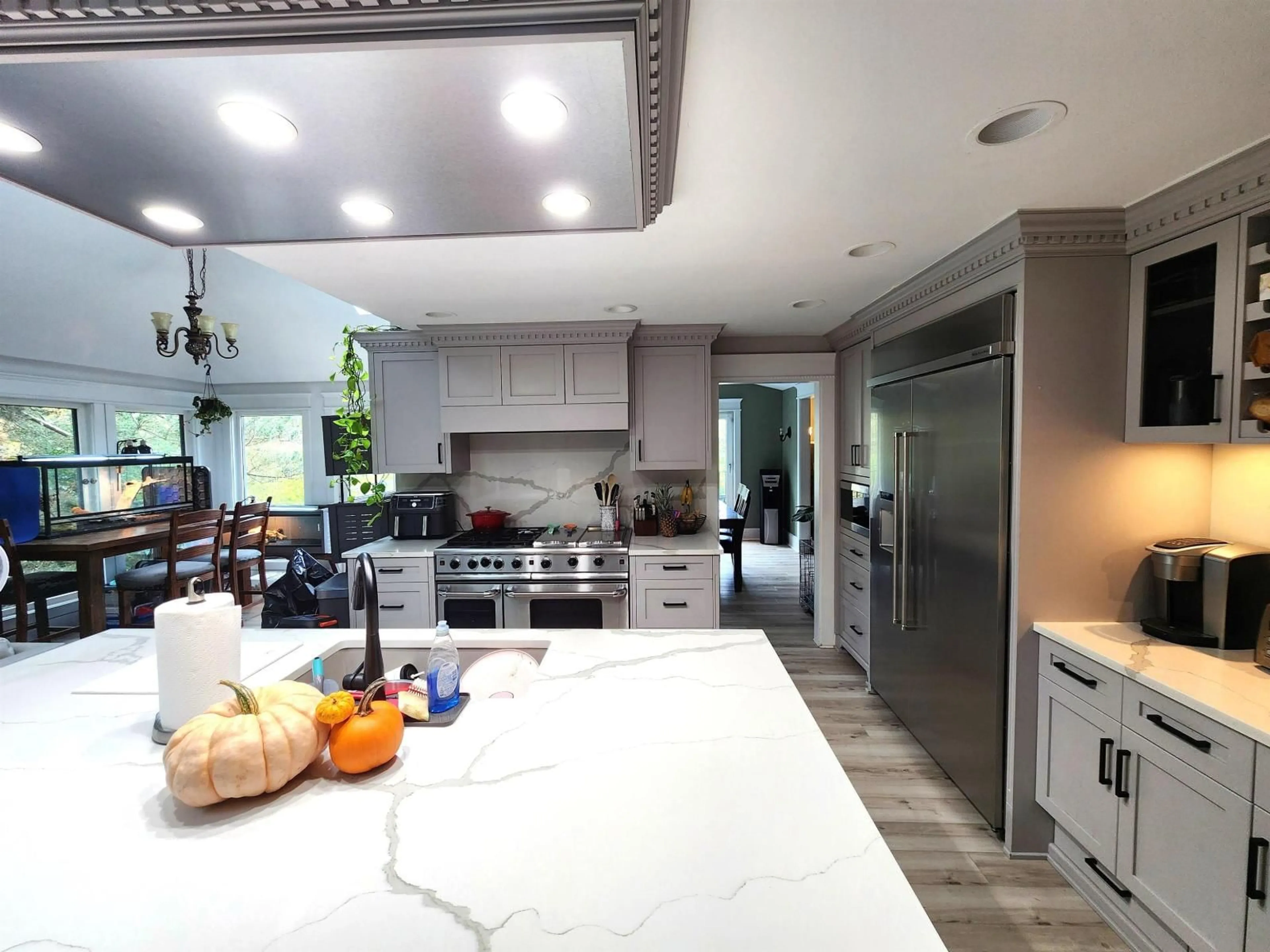 Contemporary kitchen, ceramic/tile floor for 3130 248, Langley British Columbia V3A1Z1