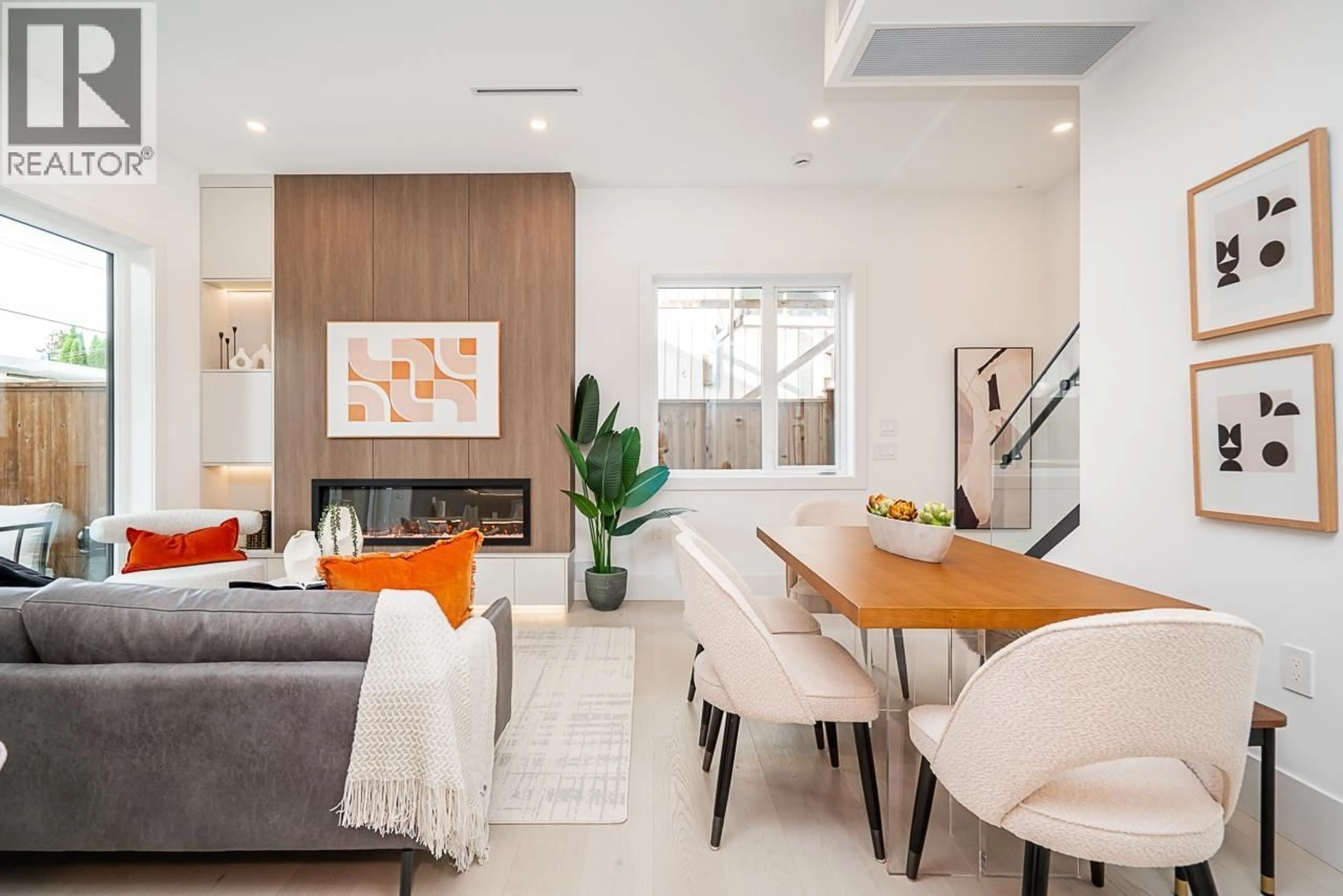 Living room with furniture, unknown for 2 - 2460 ADANAC STREET, Vancouver British Columbia V5K2M4