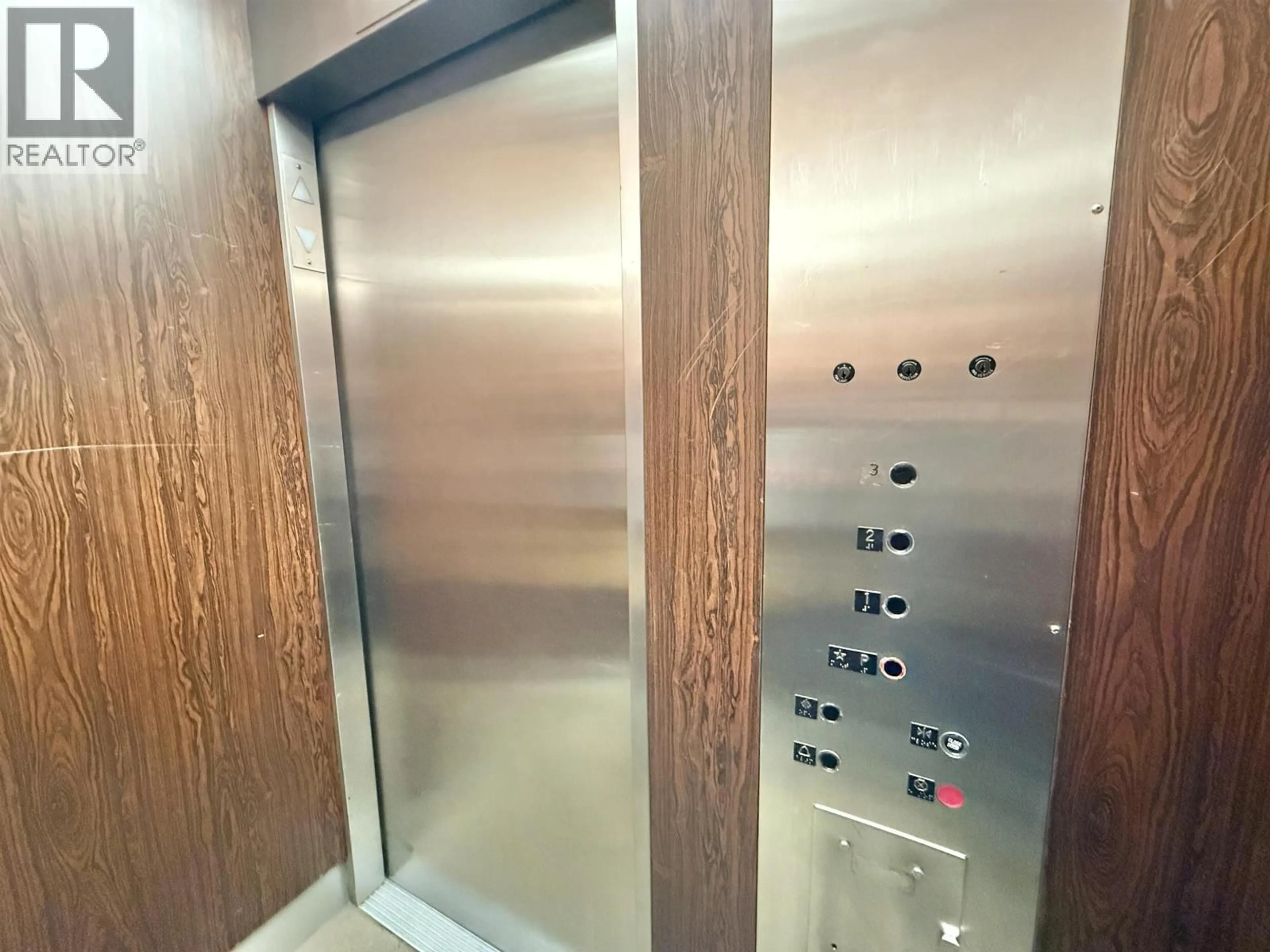 Indoor foyer for 203 - 625 REID STREET, Quesnel British Columbia V2J2N2