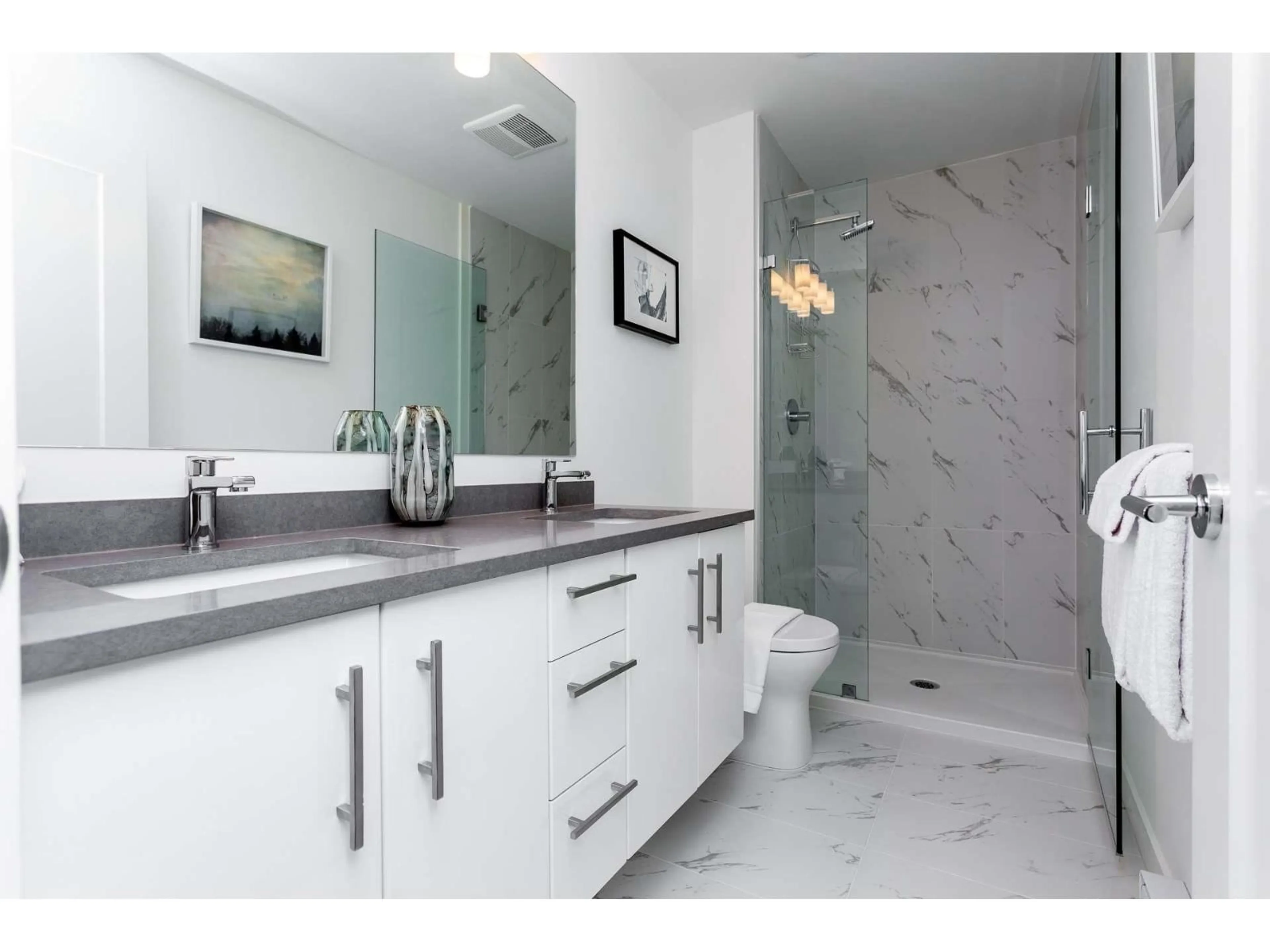 Contemporary bathroom, ceramic/tile floor for 503 - 20829 77A, Langley British Columbia V2Y0Y5
