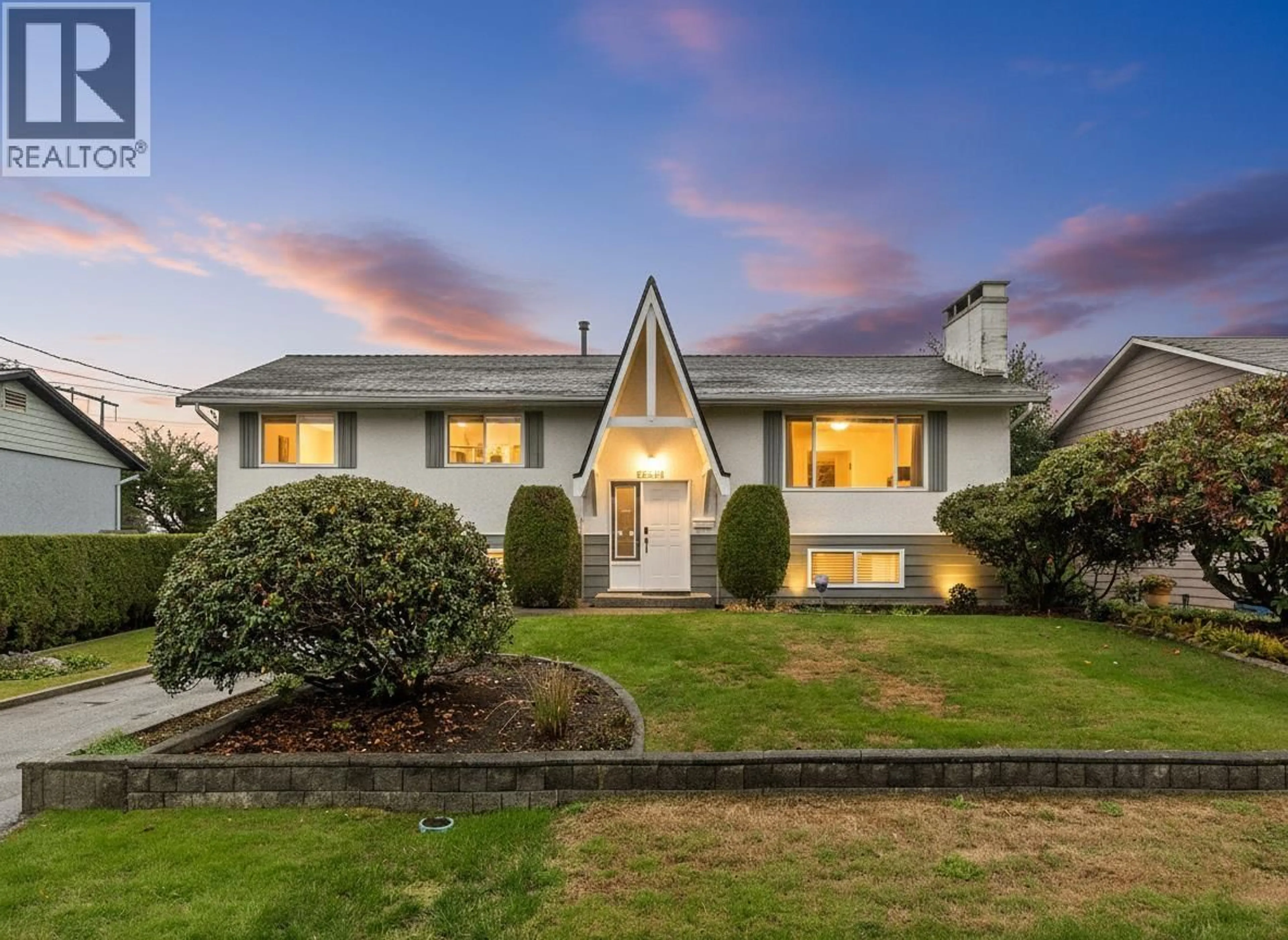 Home with vinyl exterior material, mountain view for 1940 ROUTLEY AVENUE, Port Coquitlam British Columbia V3C1A7