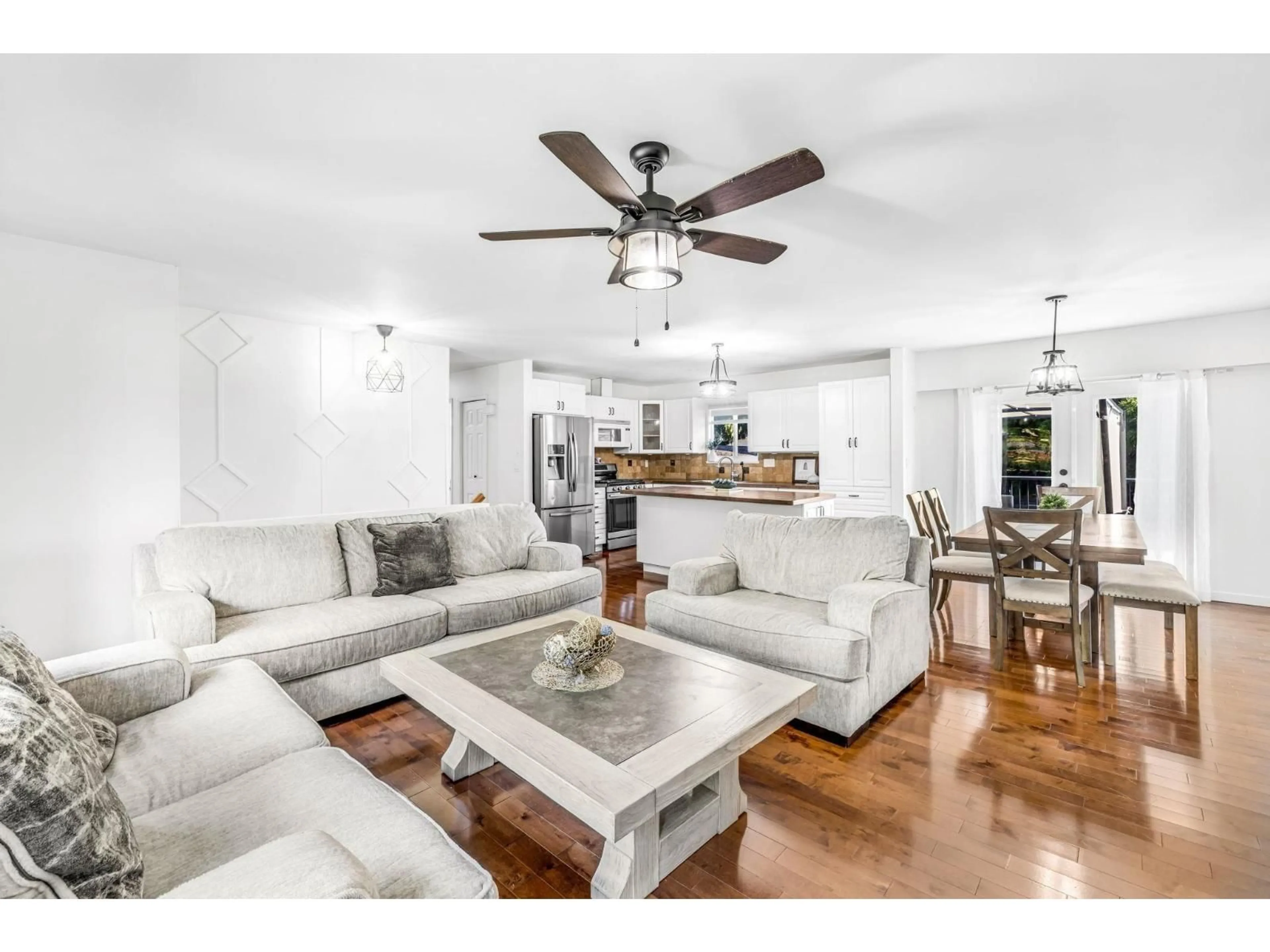 Living room with furniture, unknown for 13822 92A, Surrey British Columbia V3V6Y6