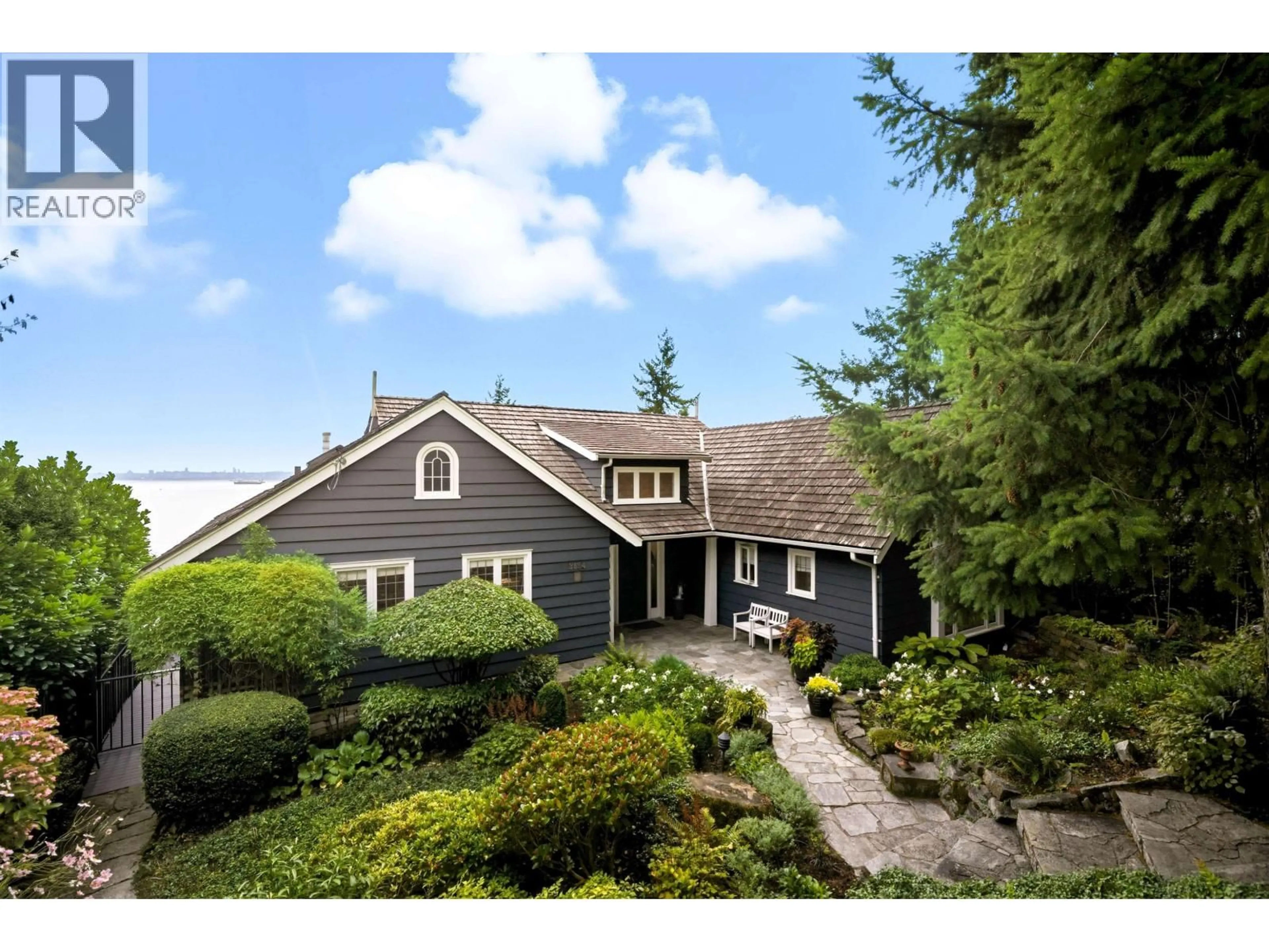 Home with vinyl exterior material, water/lake/river/ocean view for 3654 CREERY AVENUE, West Vancouver British Columbia V7V2M1