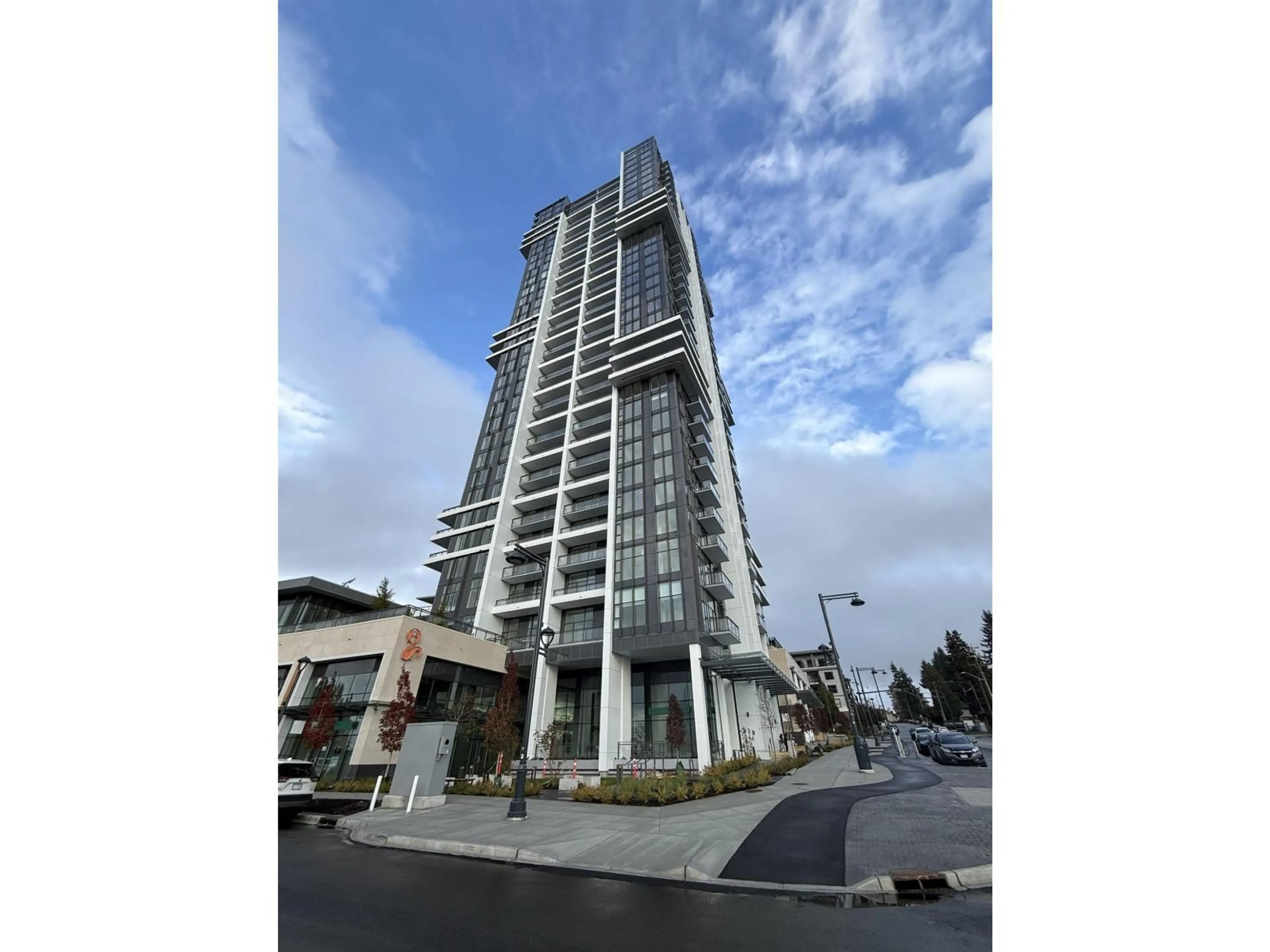 Indoor foyer for 2302 - 13675 107A, Surrey British Columbia V3T0X2