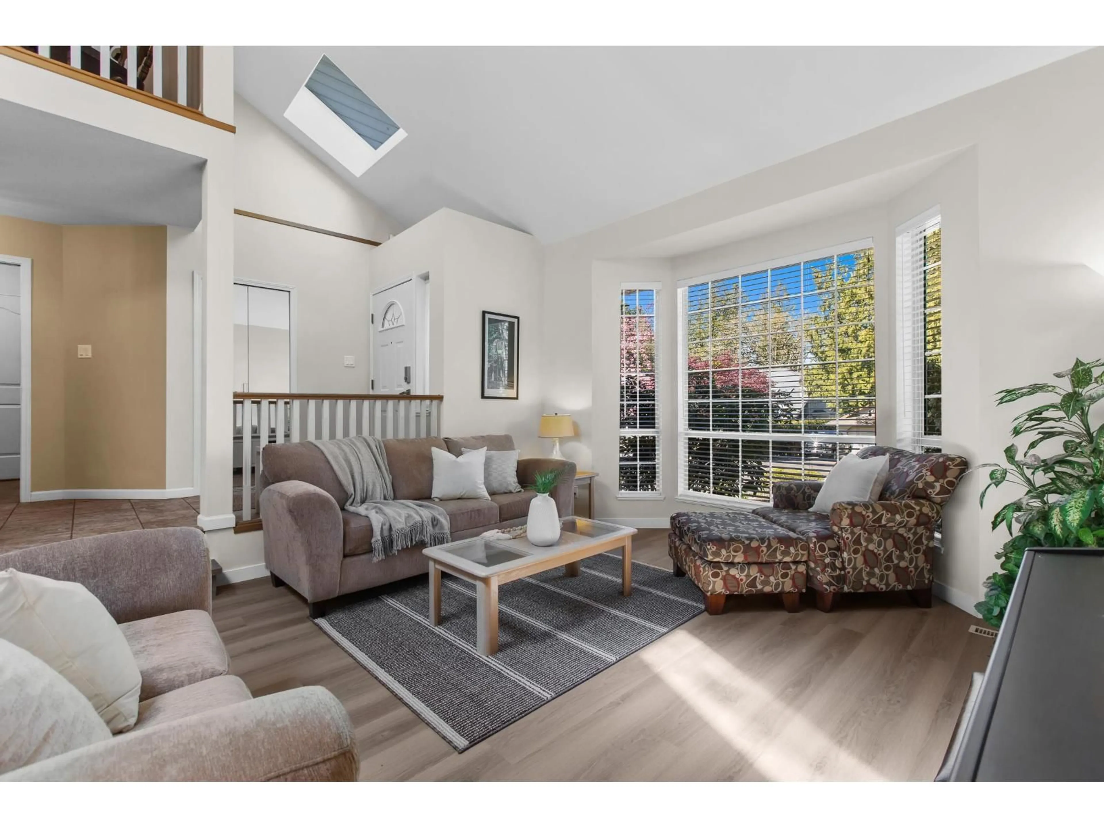 Living room with furniture, unknown for 13396 61, Surrey British Columbia V3X2K4