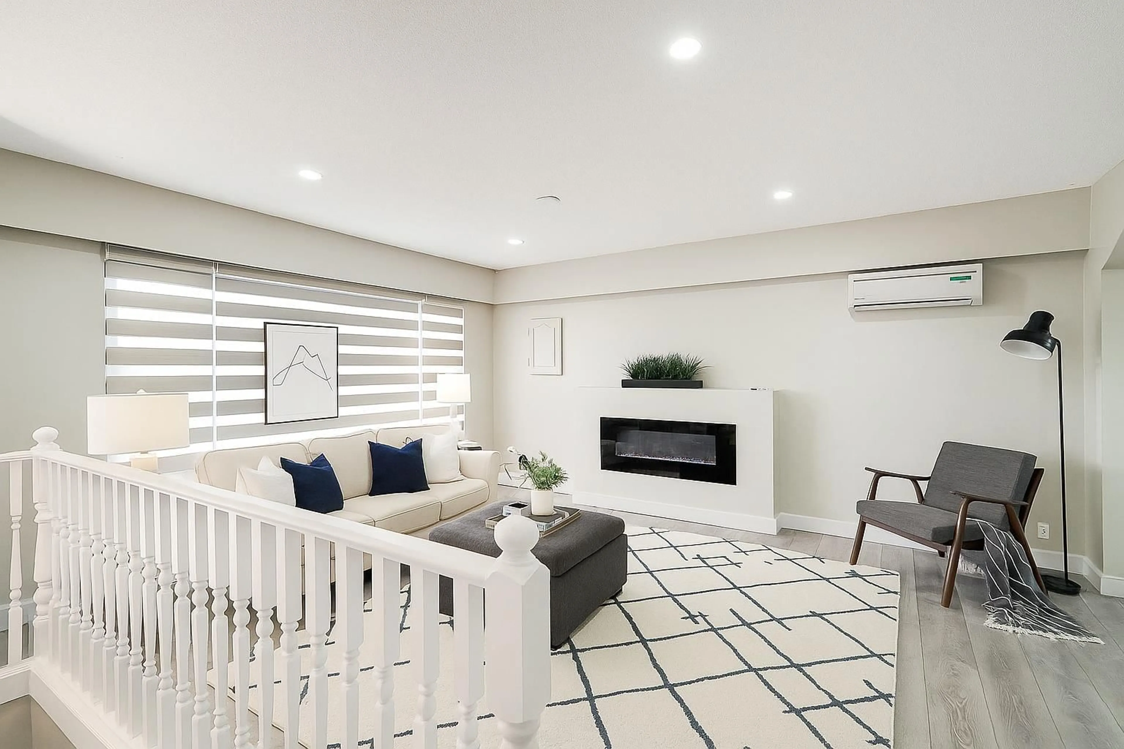 Living room with furniture, unknown for 13429 68, Surrey British Columbia V3W2G1