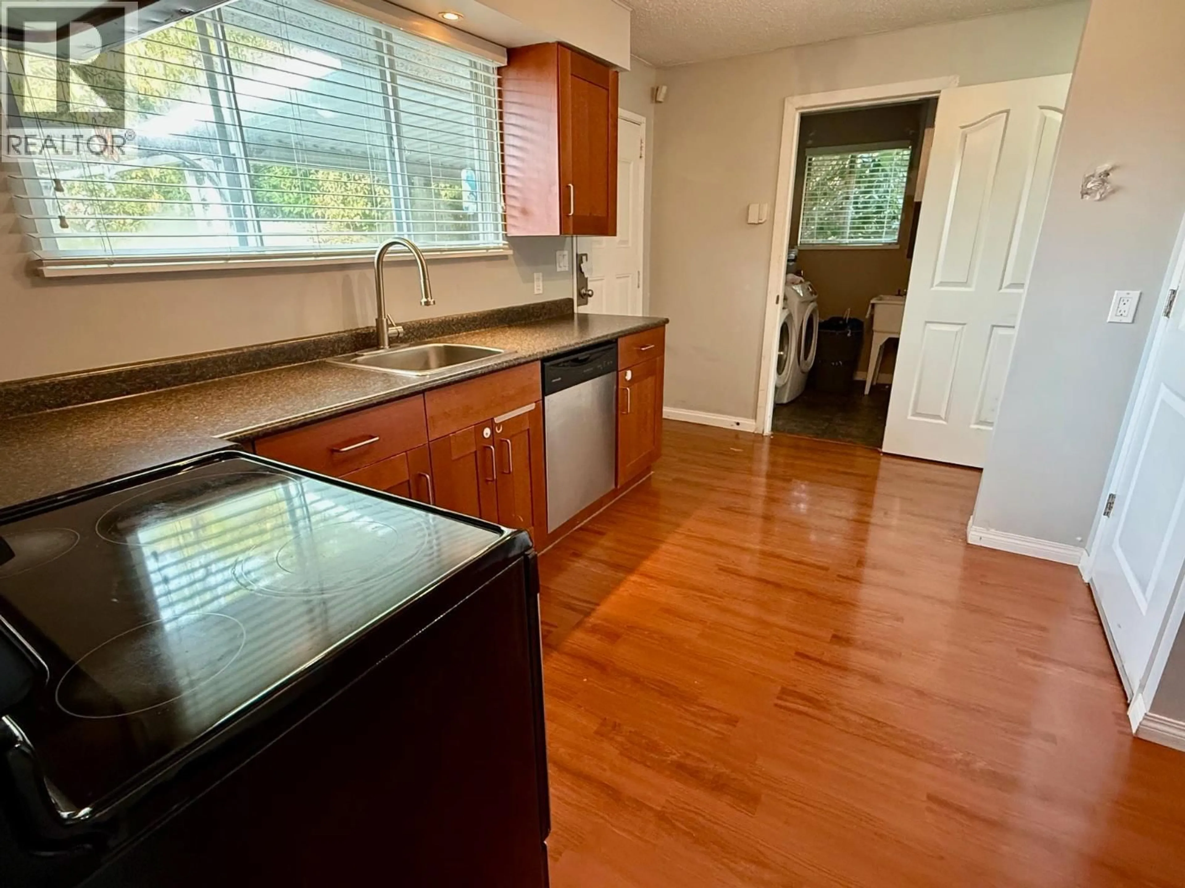Standard kitchen, unknown for 12255 HILLSIDE STREET, Maple Ridge British Columbia V2X5W9