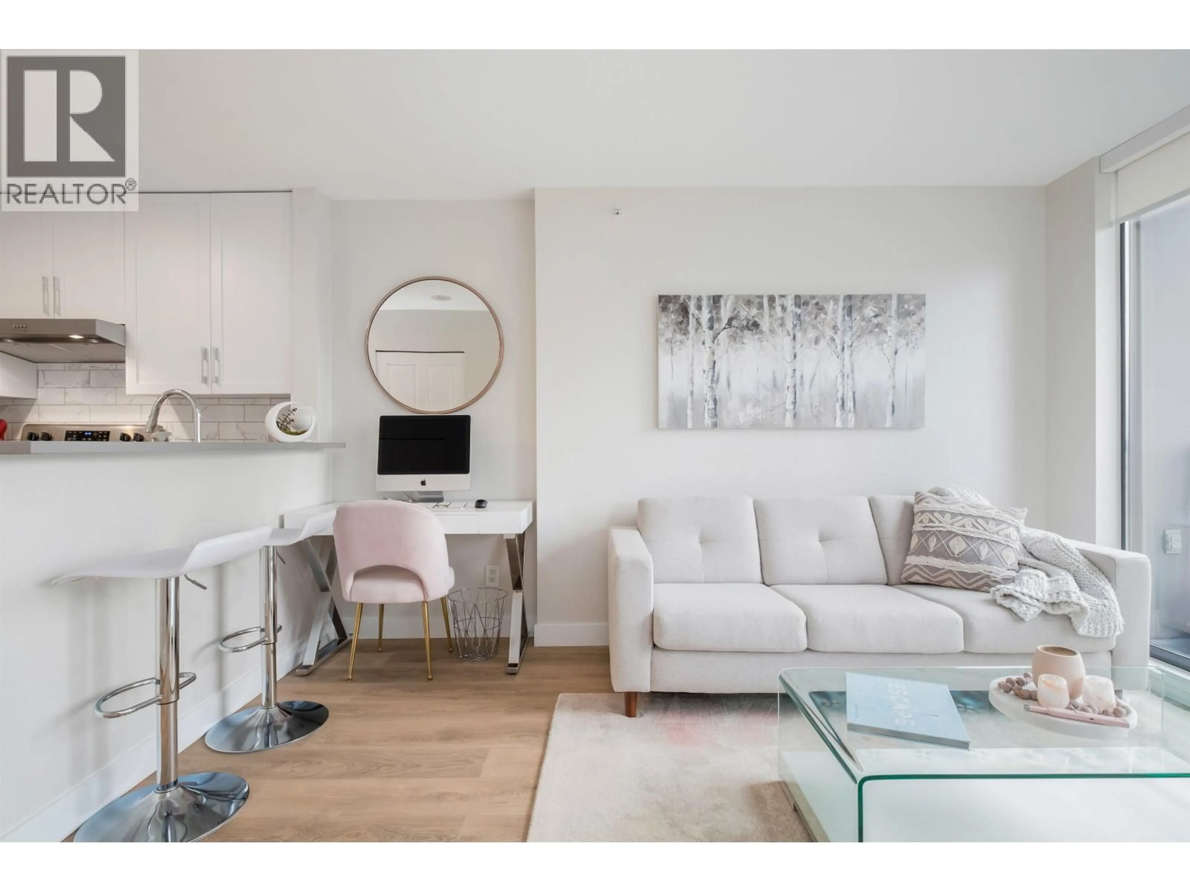 Living room with furniture, wood/laminate floor for 1103 - 1295 RICHARDS STREET, Vancouver British Columbia V6B1B7