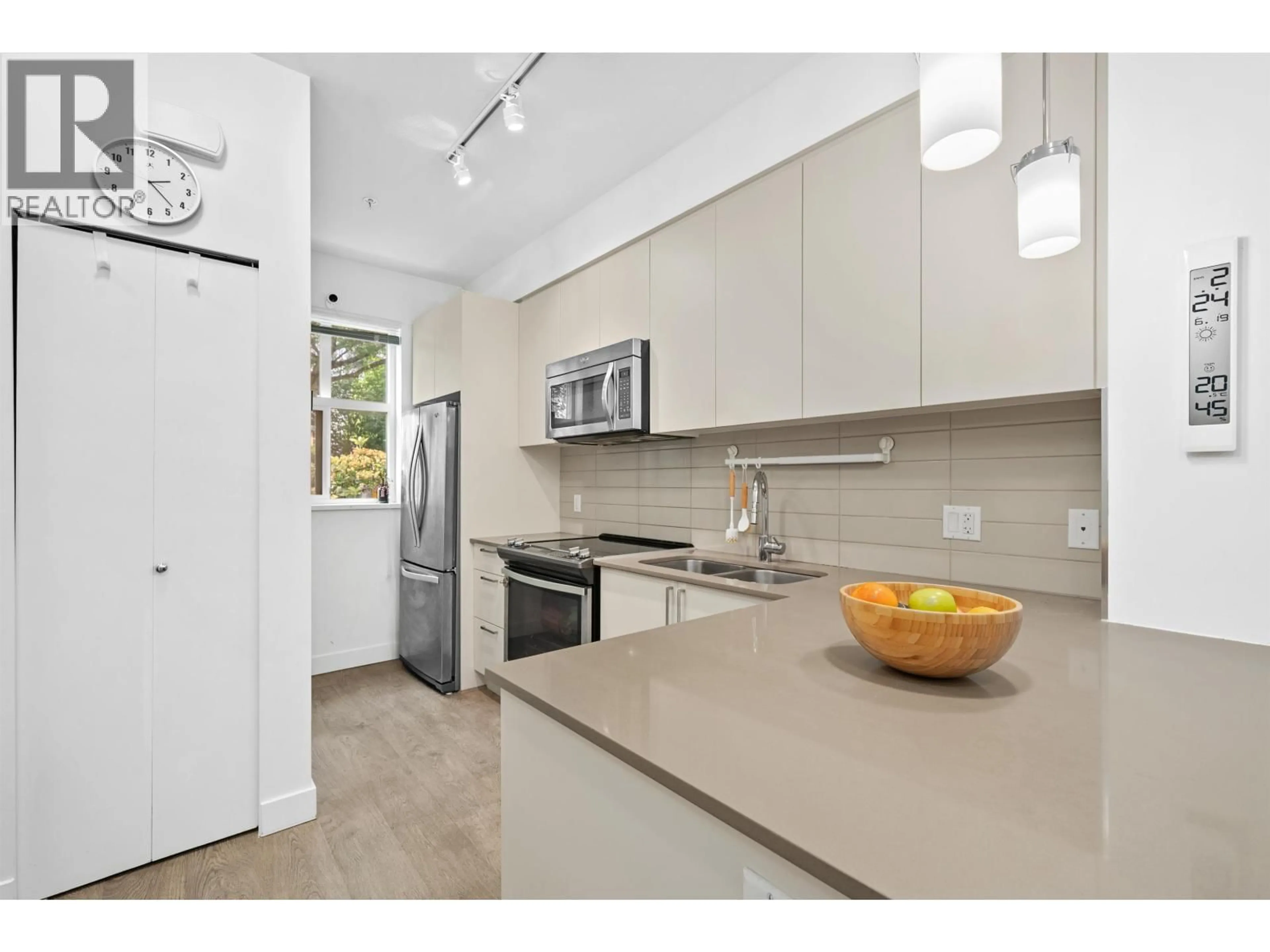 Standard kitchen, ceramic/tile floor for 119 - 7250 18TH AVENUE, Burnaby British Columbia V3N1H3