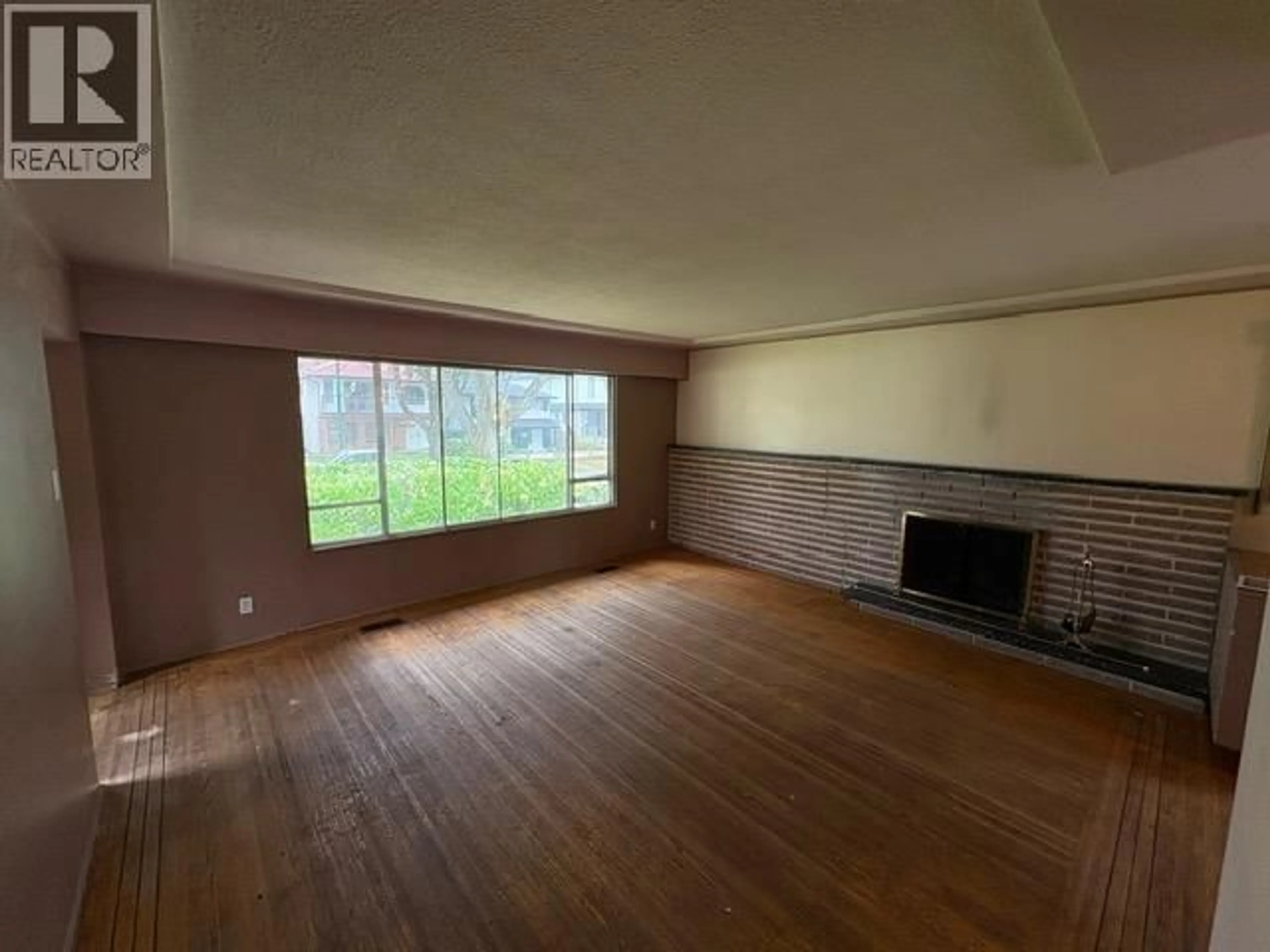 A pic of a room for 4204 VENABLES STREET, Burnaby British Columbia V5C2Z9