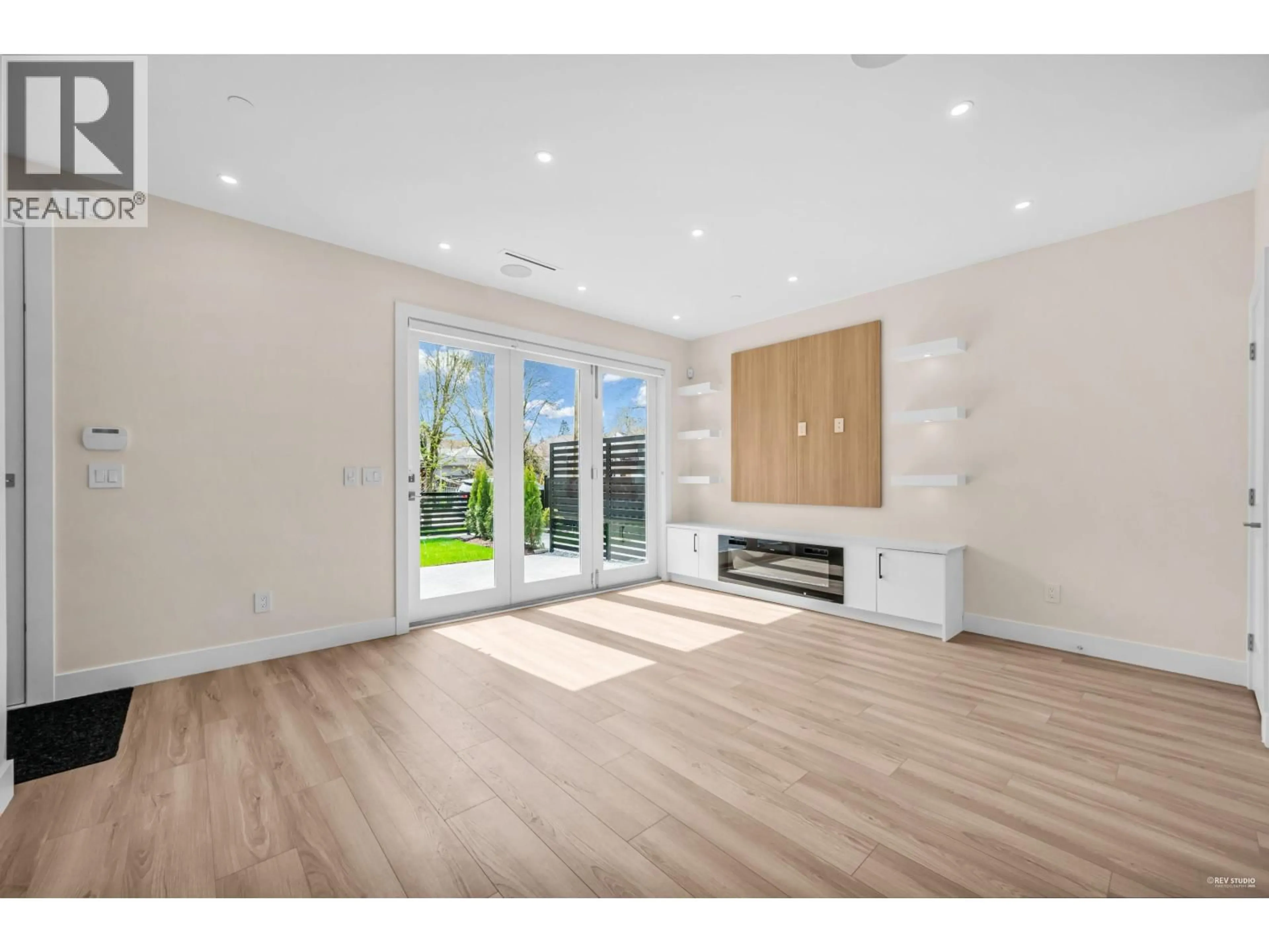 Unknown for 2371 ADANAC STREET, Vancouver British Columbia V5L2E9