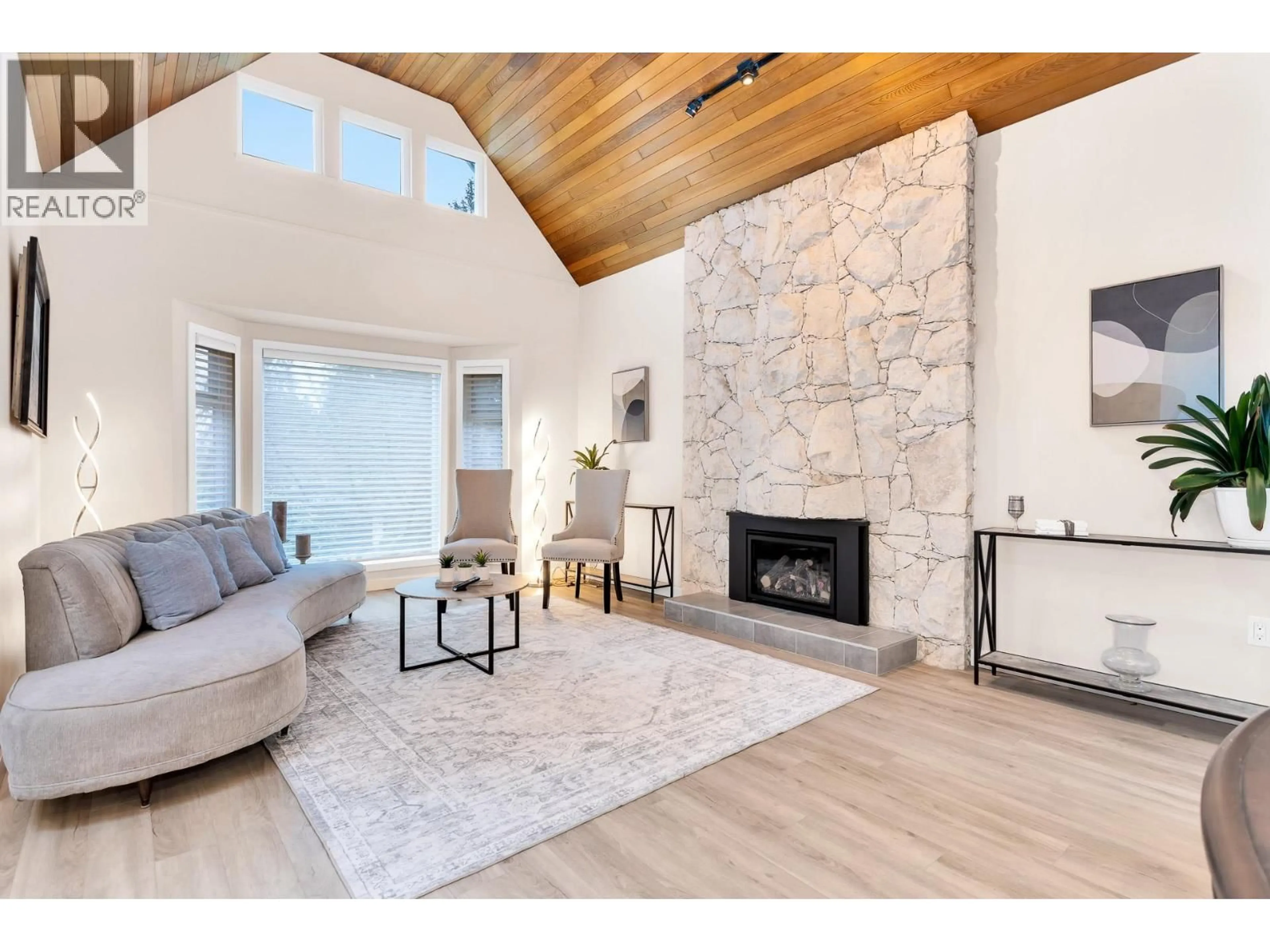 Living room with furniture, unknown for 2443 LECLAIR DRIVE, Coquitlam British Columbia V3K6G7