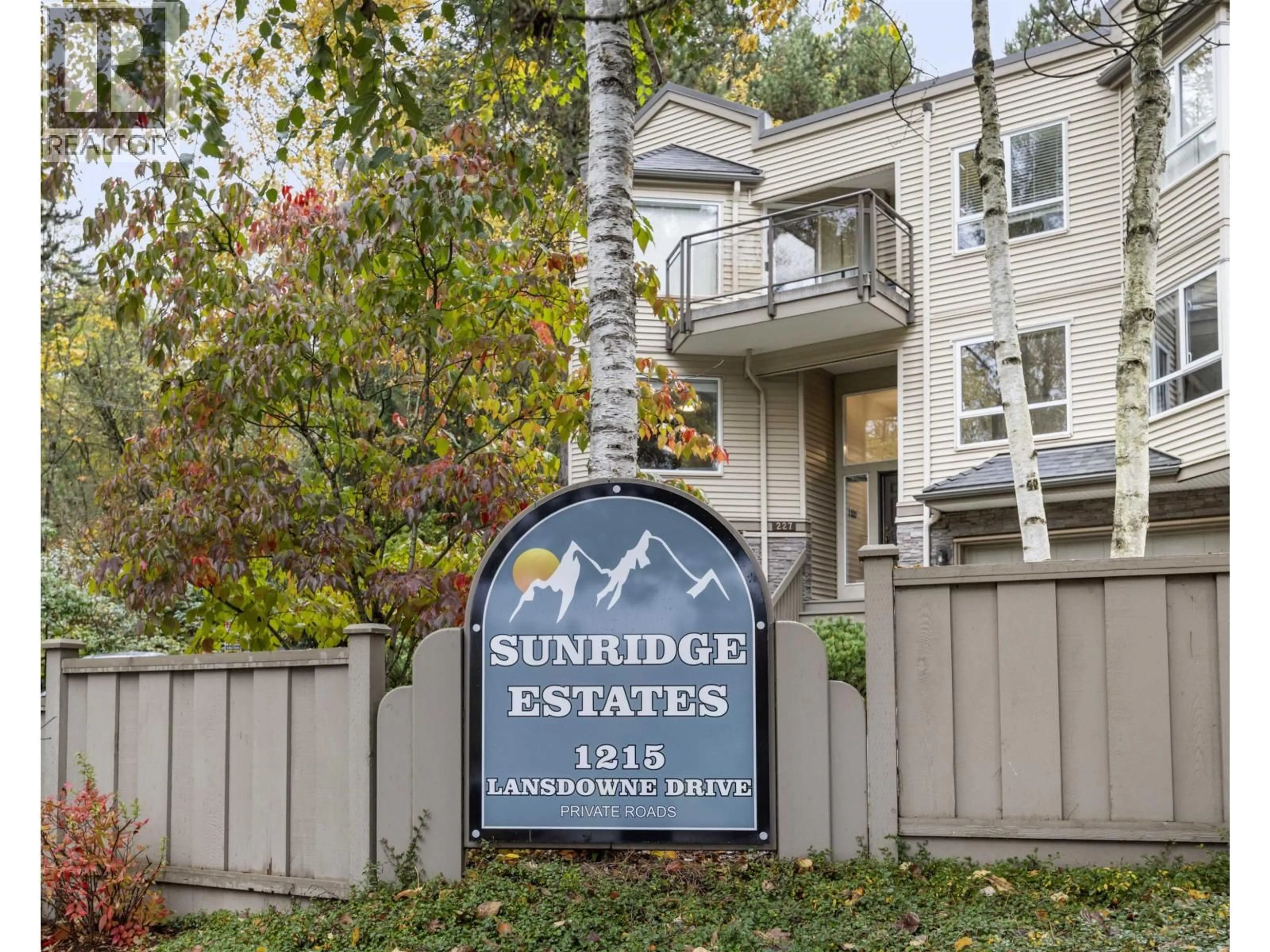 Indoor entryway for 227 - 1215 LANSDOWNE DRIVE, Coquitlam British Columbia V3E2P6