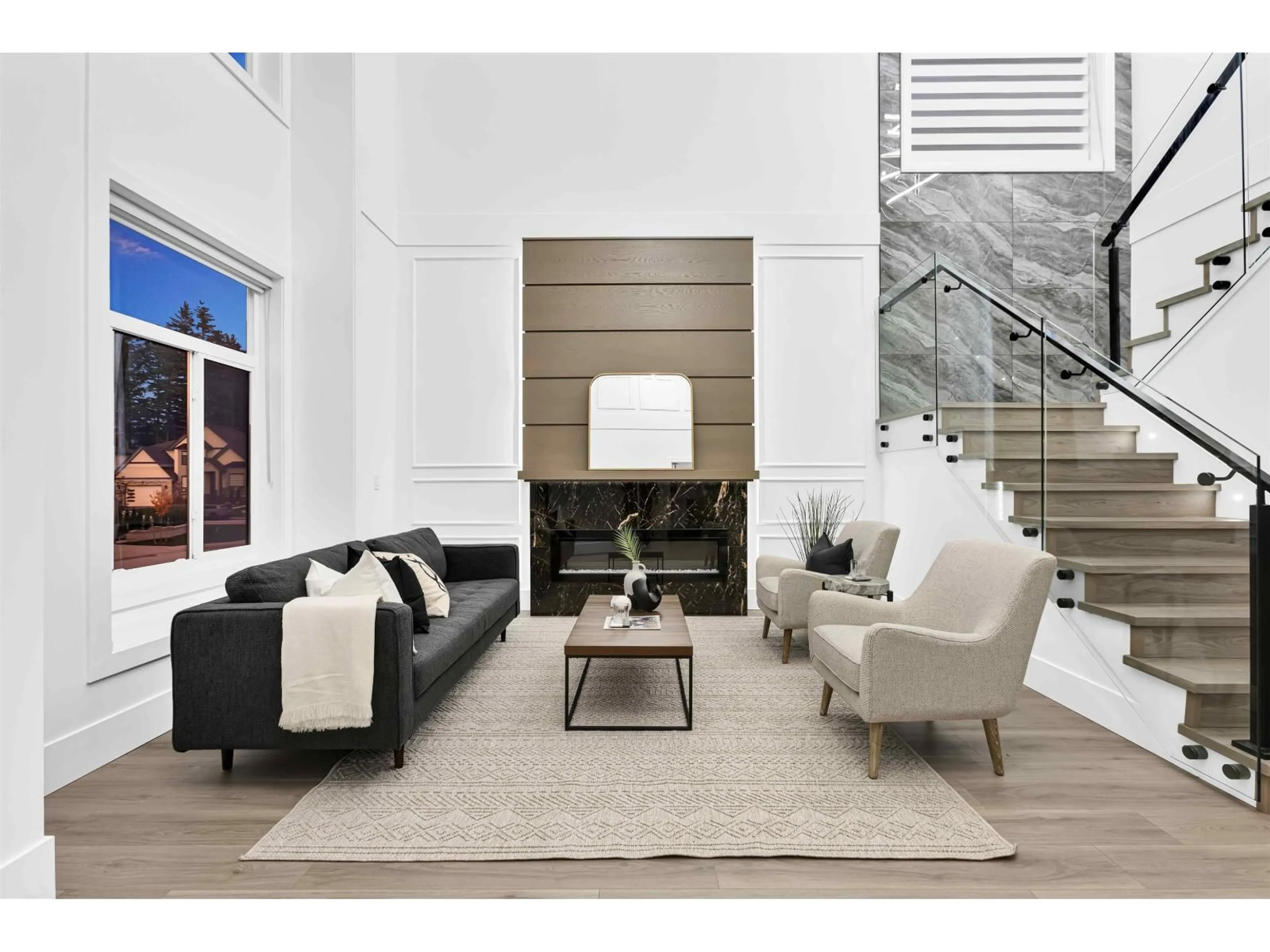 Lobby for 19758 33, Langley British Columbia V3A0N9