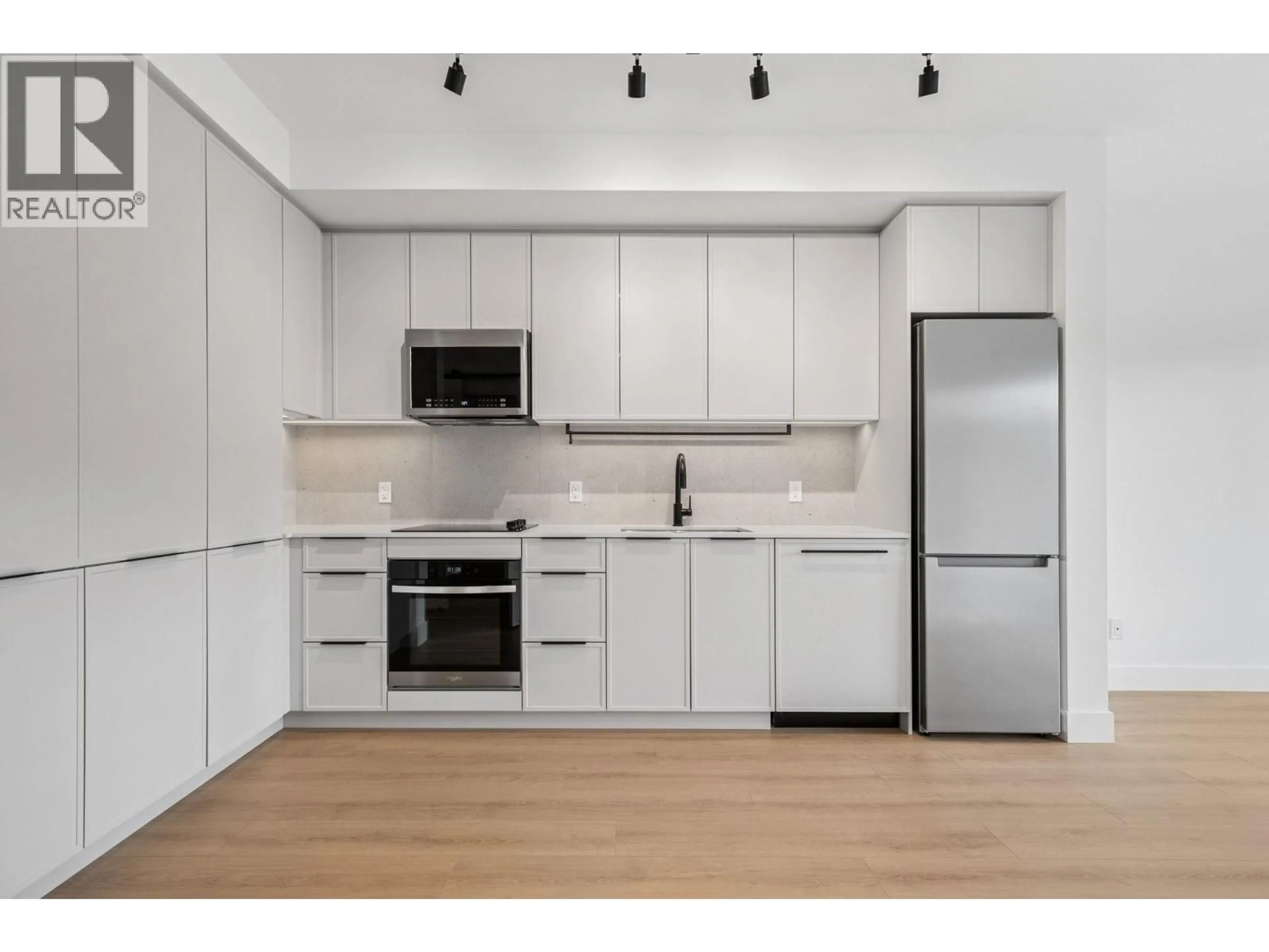 Standard kitchen, wood/laminate floor for 307 - 3075 MURRAY STREET, Port Moody British Columbia V3H0N9