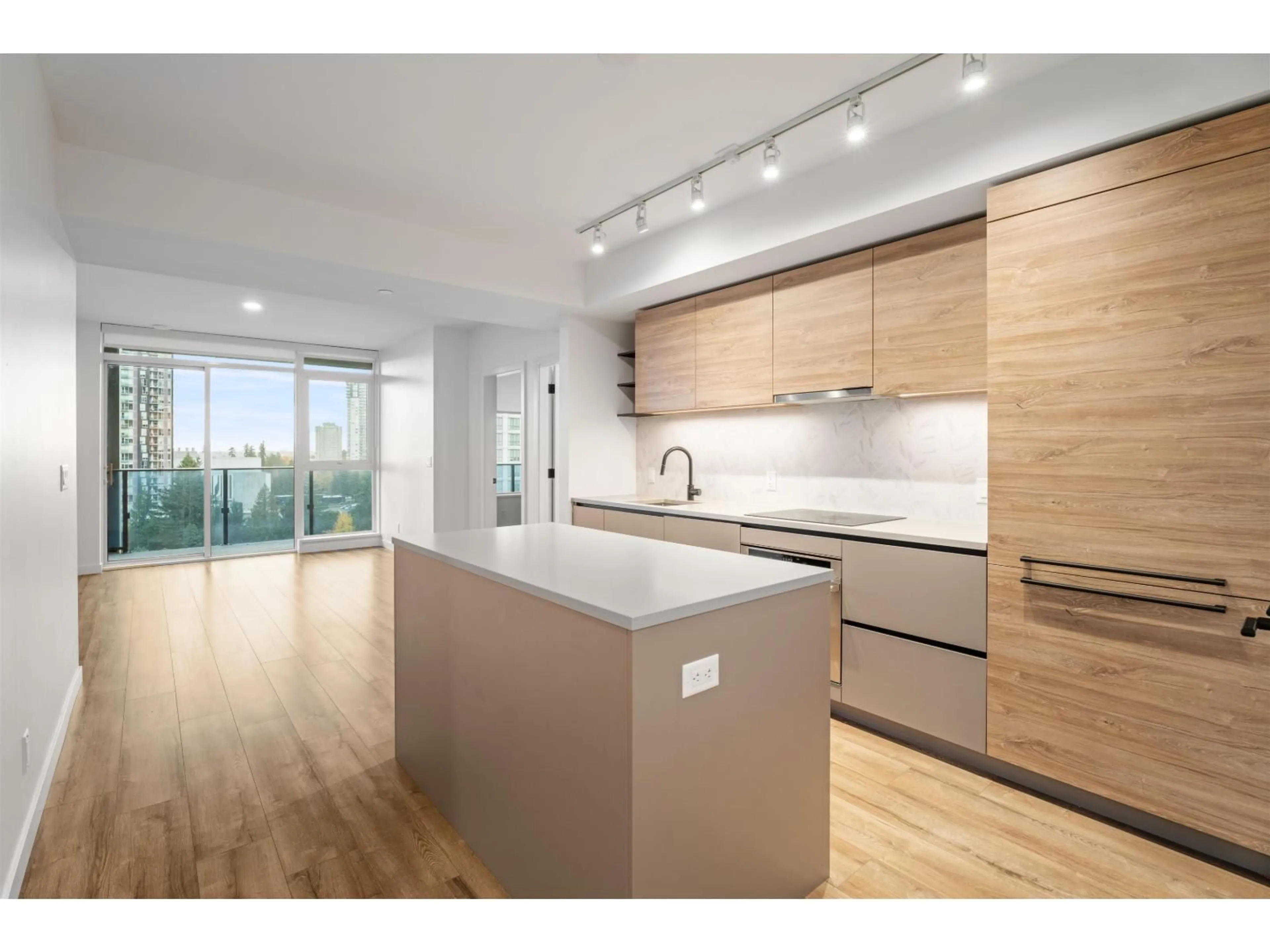 Open concept kitchen, wood/laminate floor for 1409 - 10448 UNIVERSITY, Surrey British Columbia V3T0S7