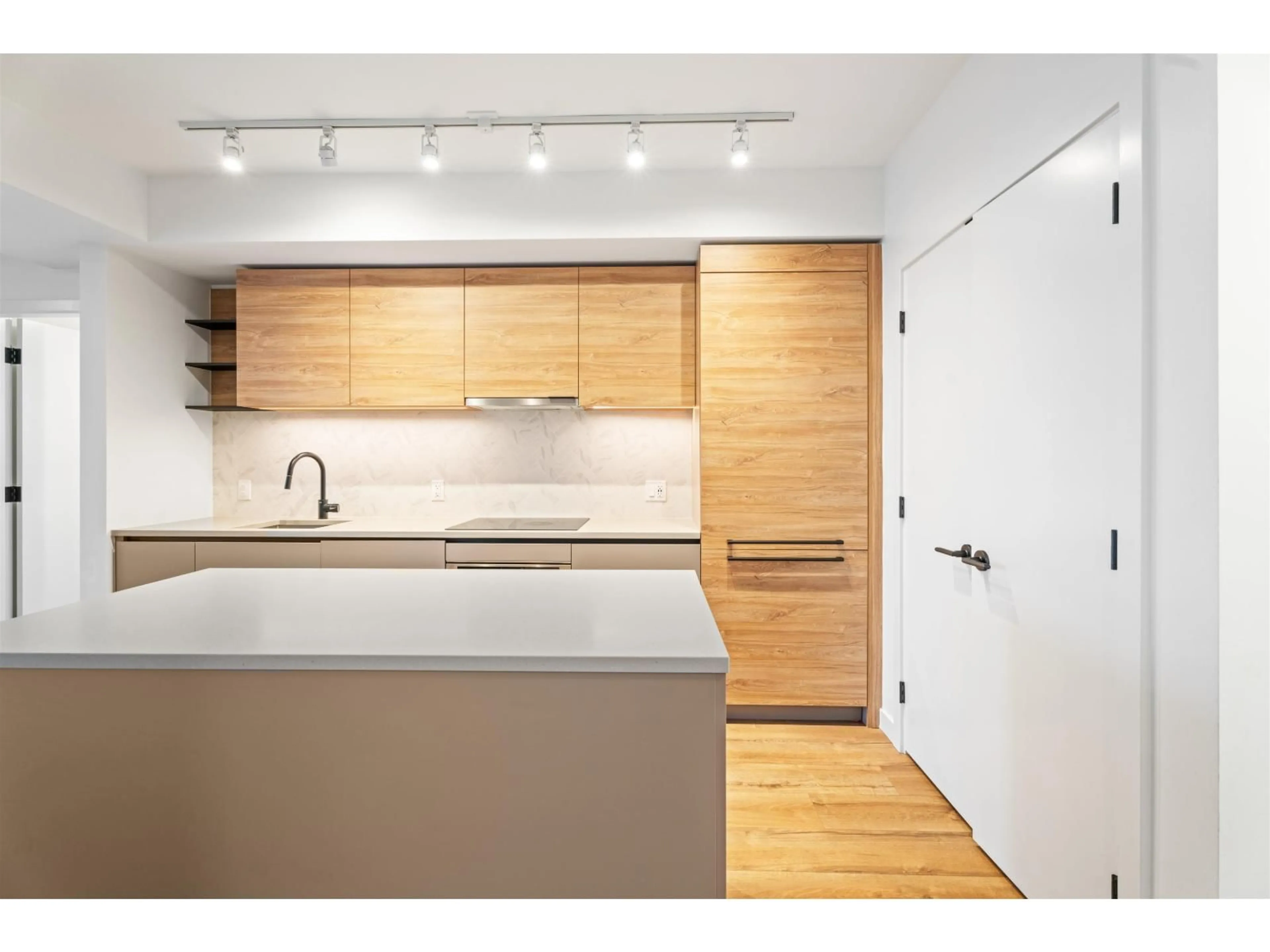 Unknown for 1409 - 10448 UNIVERSITY, Surrey British Columbia V3T0S7