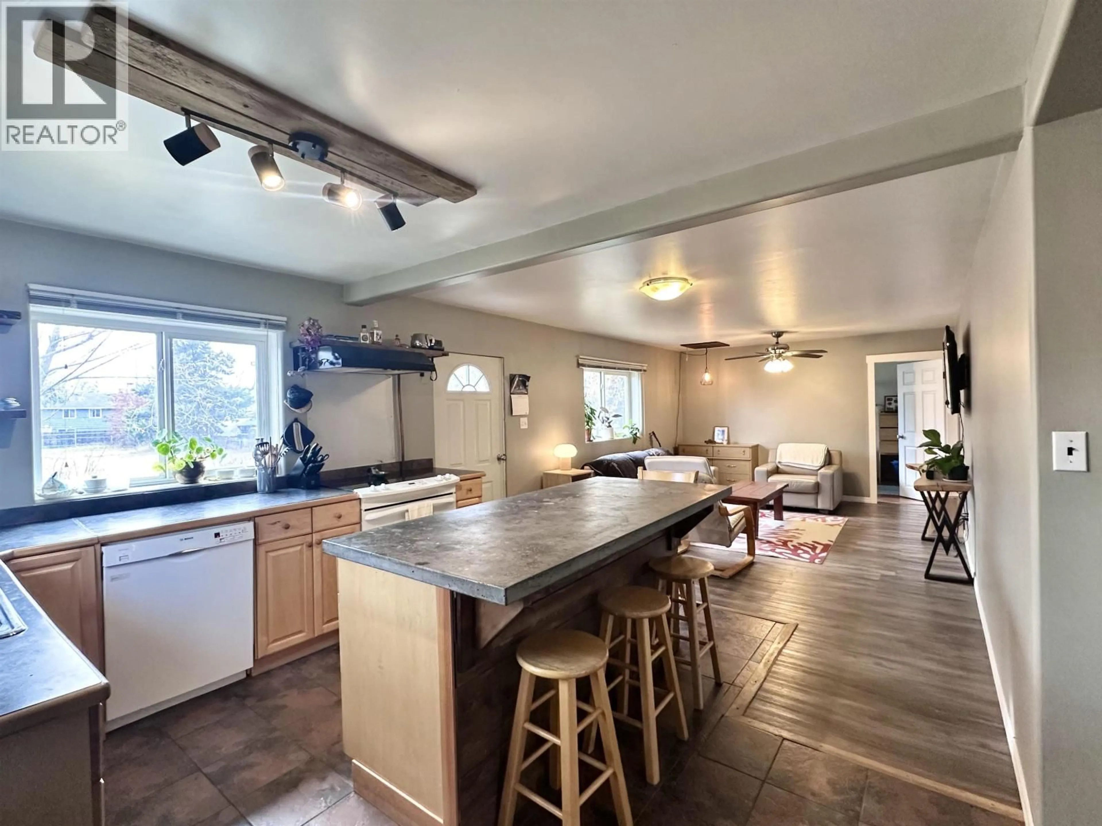 Open concept kitchen, unknown for 1144 6TH AVENUE, Valemount British Columbia V0E2Z0