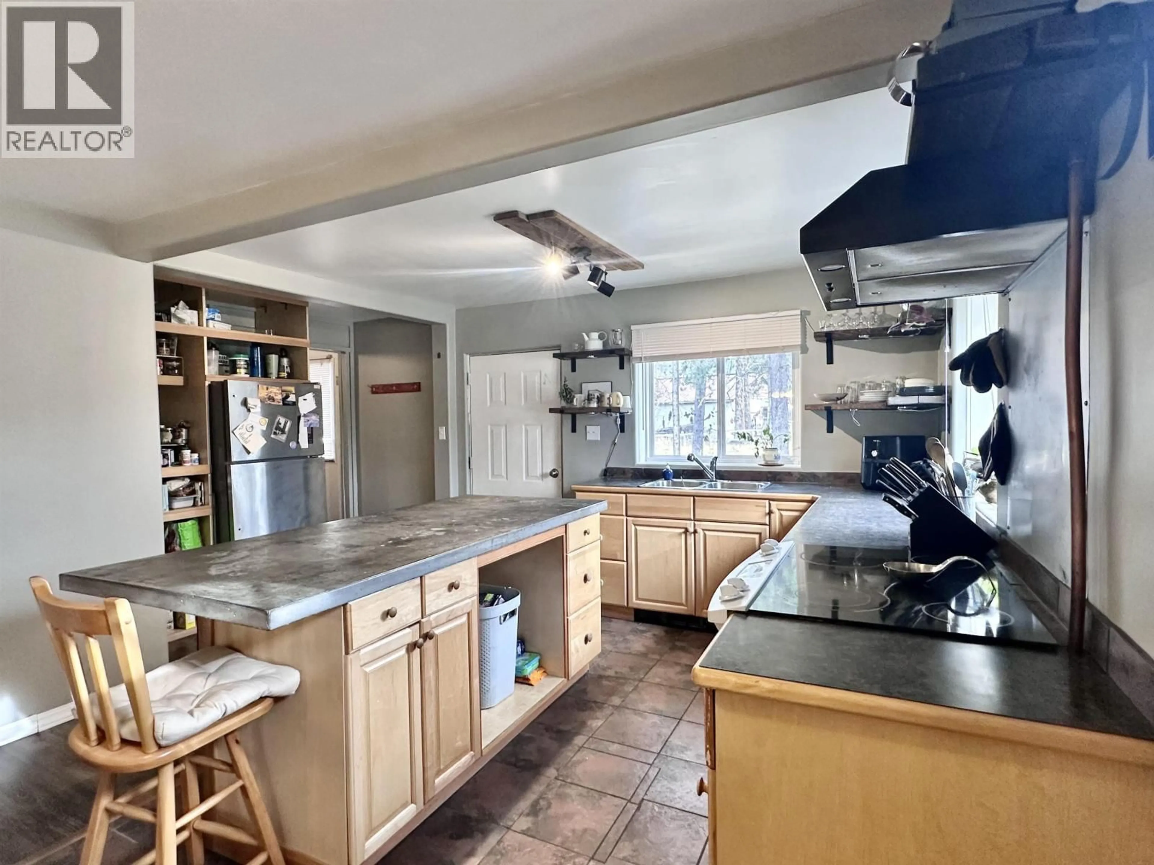 Unknown for 1144 6TH AVENUE, Valemount British Columbia V0E2Z0