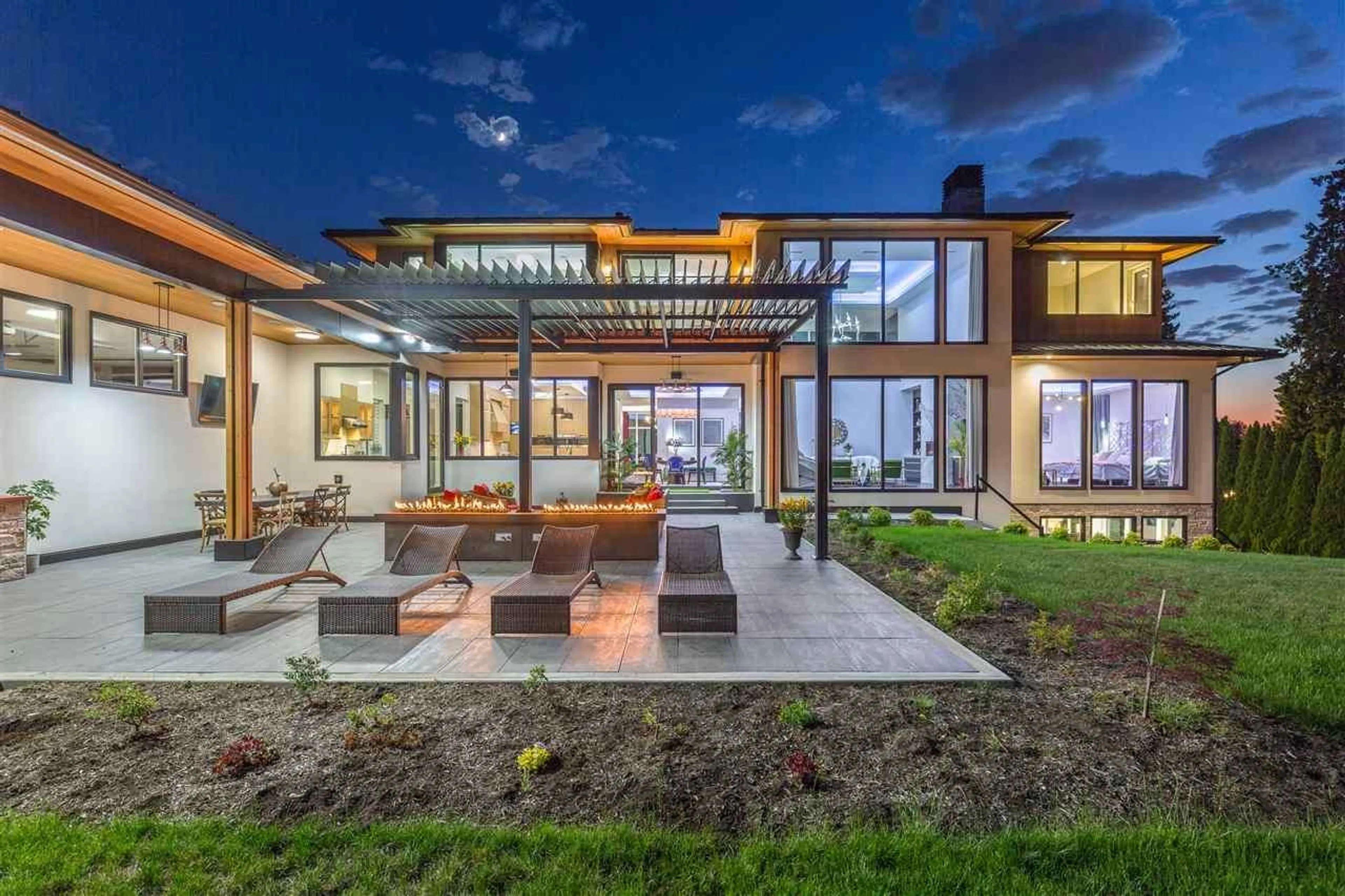 Patio, unknown for 3016 163, Surrey British Columbia V3S0E3