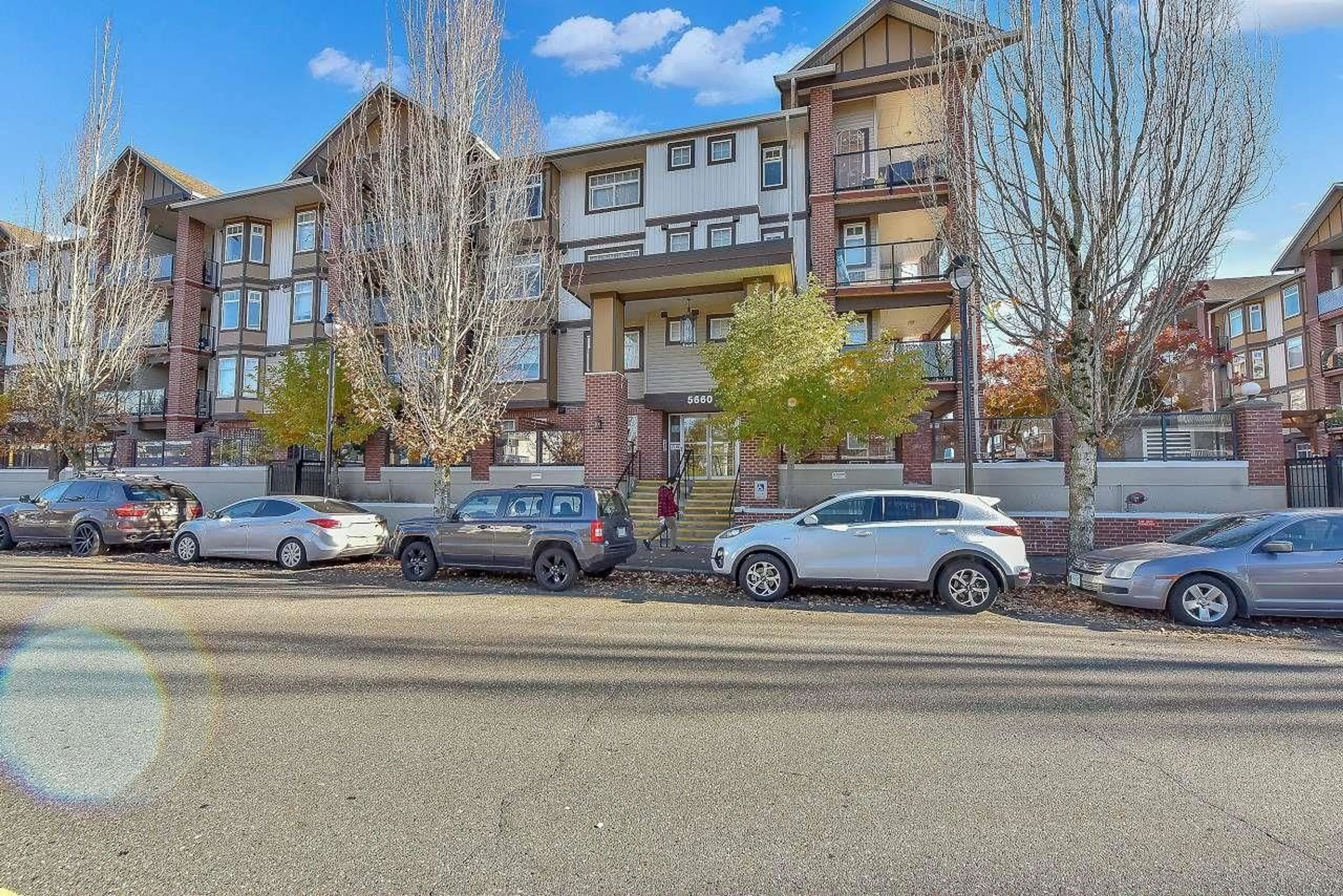 Unknown for 140 - 5660 201A, Langley British Columbia V3A0B4