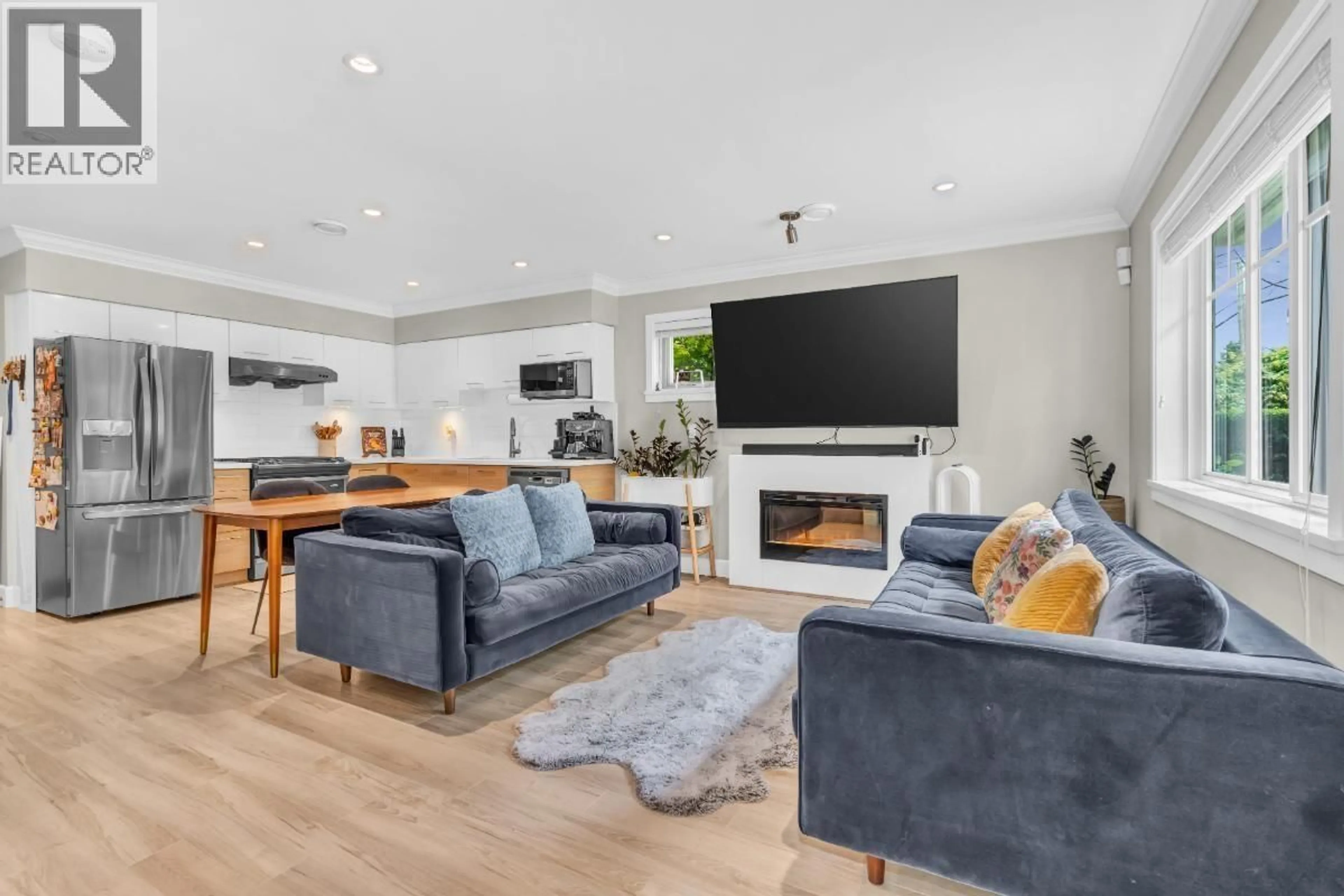 Living room with furniture, unknown for 3 - 6511 NO. 2 ROAD, Richmond British Columbia V7C3L4