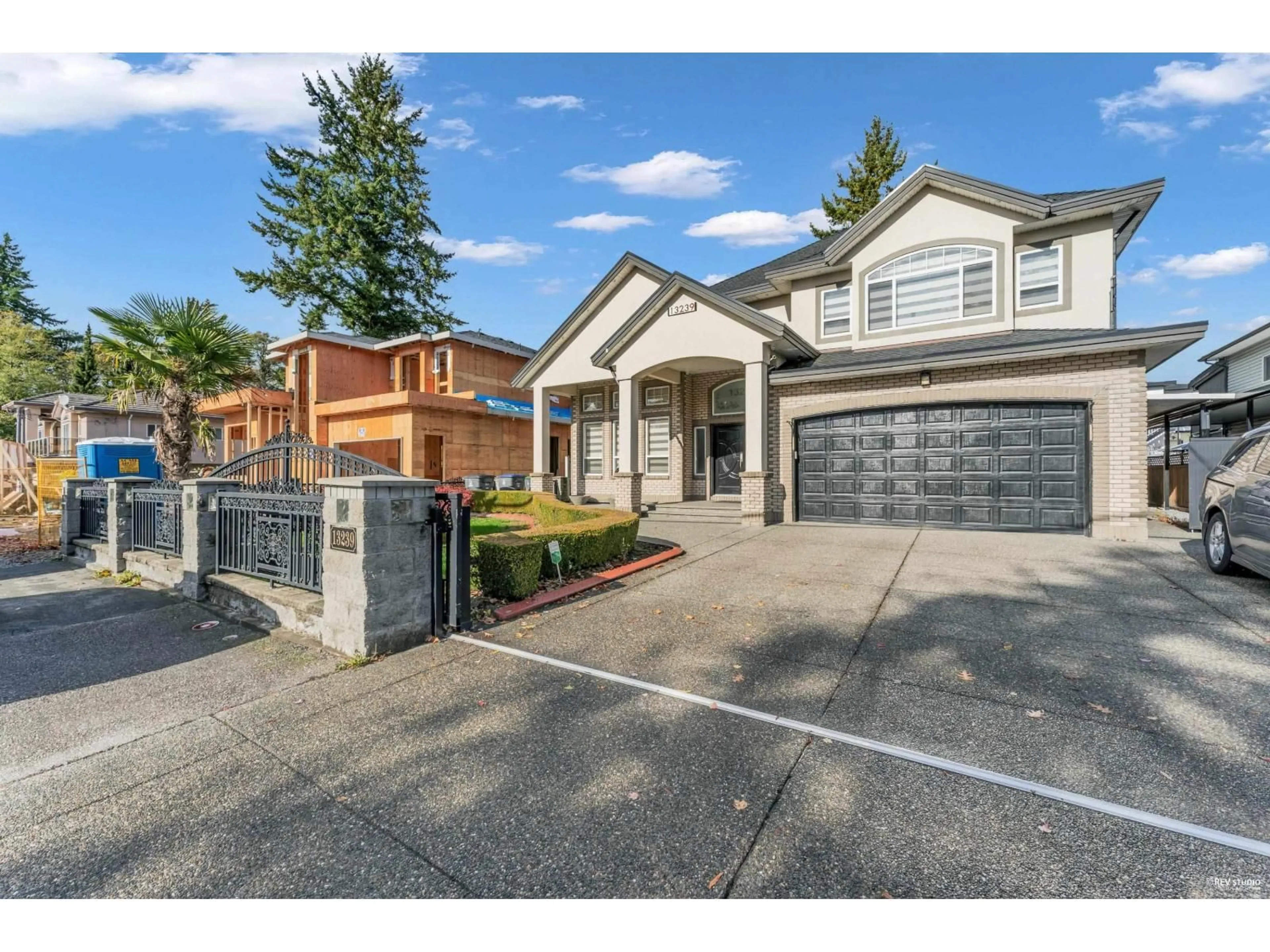 Unknown for 13239 89, Surrey British Columbia V3V1A6