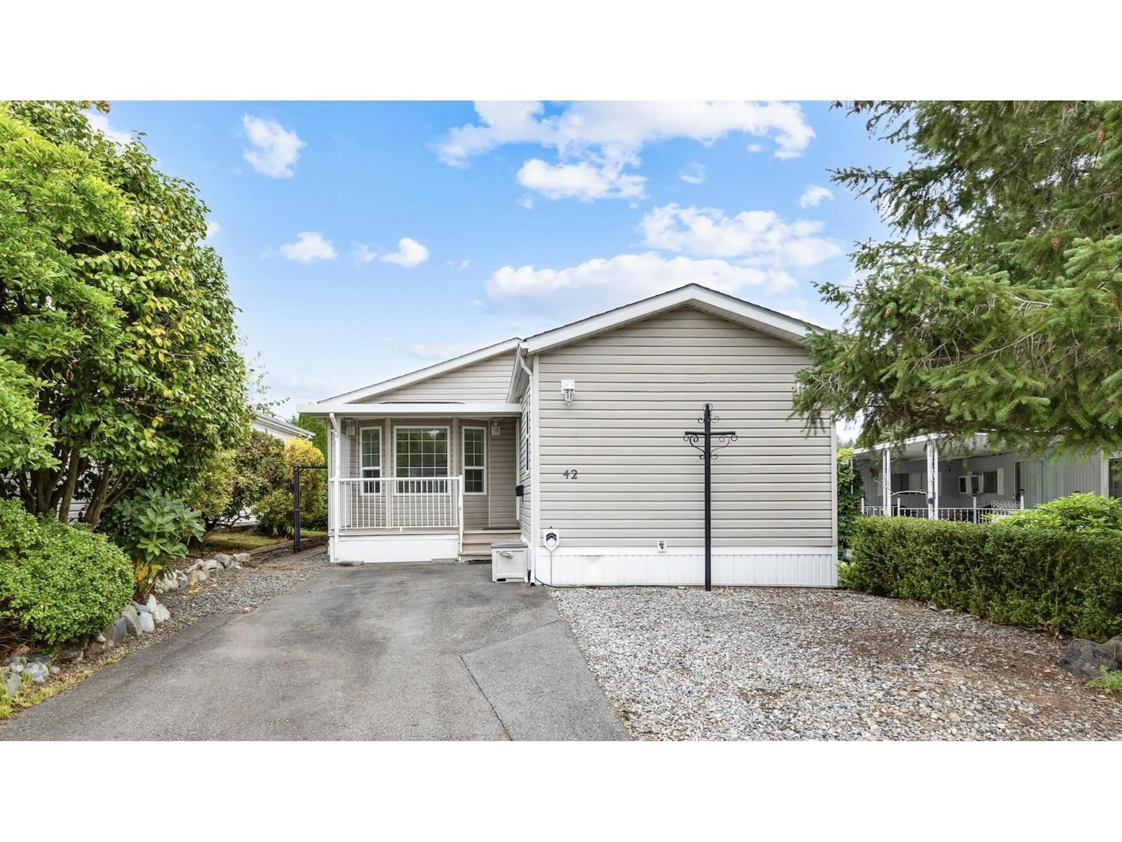 Home with vinyl exterior material, street for 42 - 1840 160, Surrey British Columbia V4A4X4