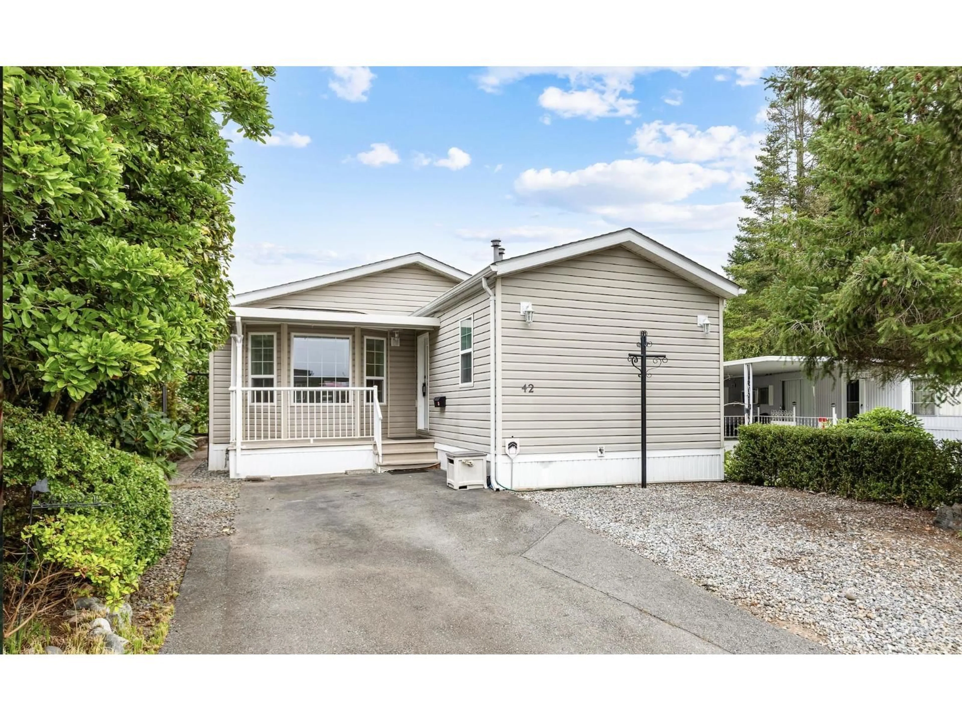 Home with vinyl exterior material, street for 42 - 1840 160, Surrey British Columbia V4A4X4