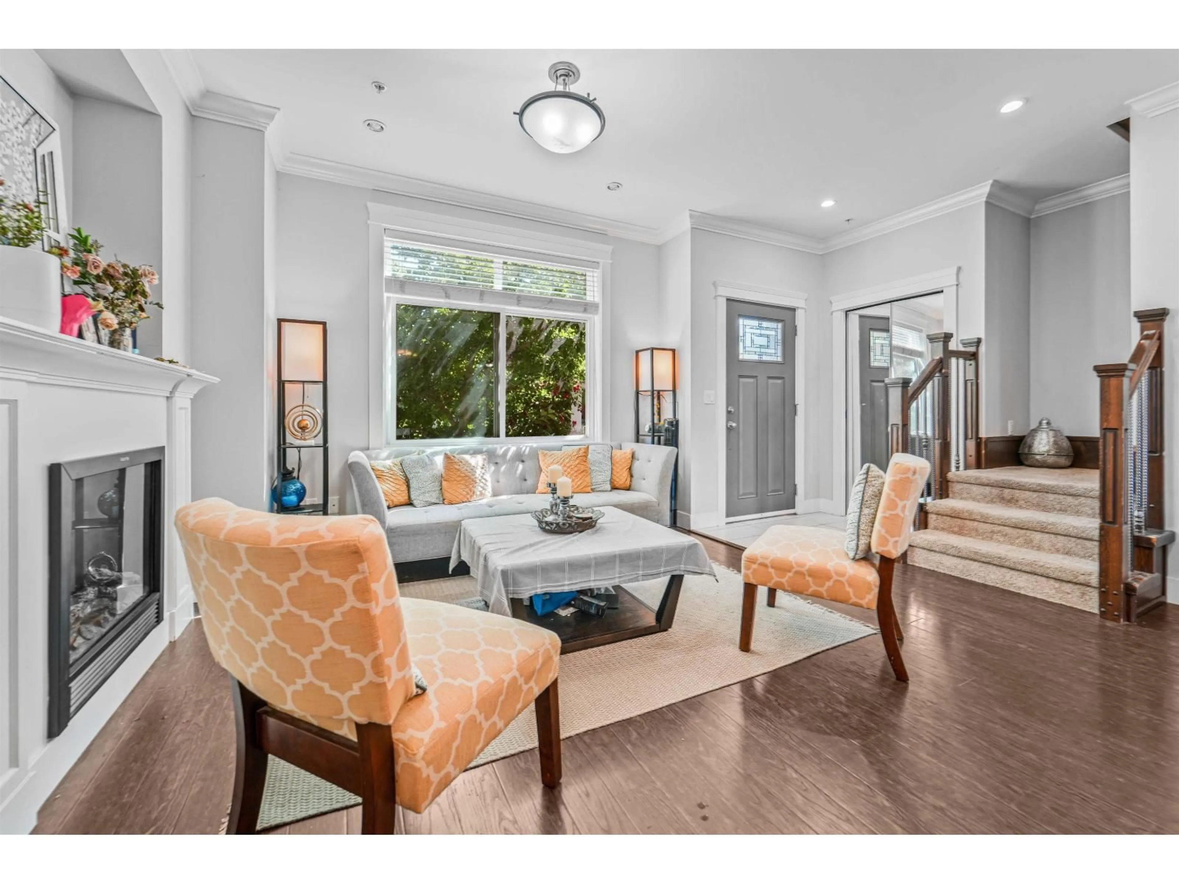 Living room with furniture, unknown for 21065 80, Langley British Columbia V2Y0J4