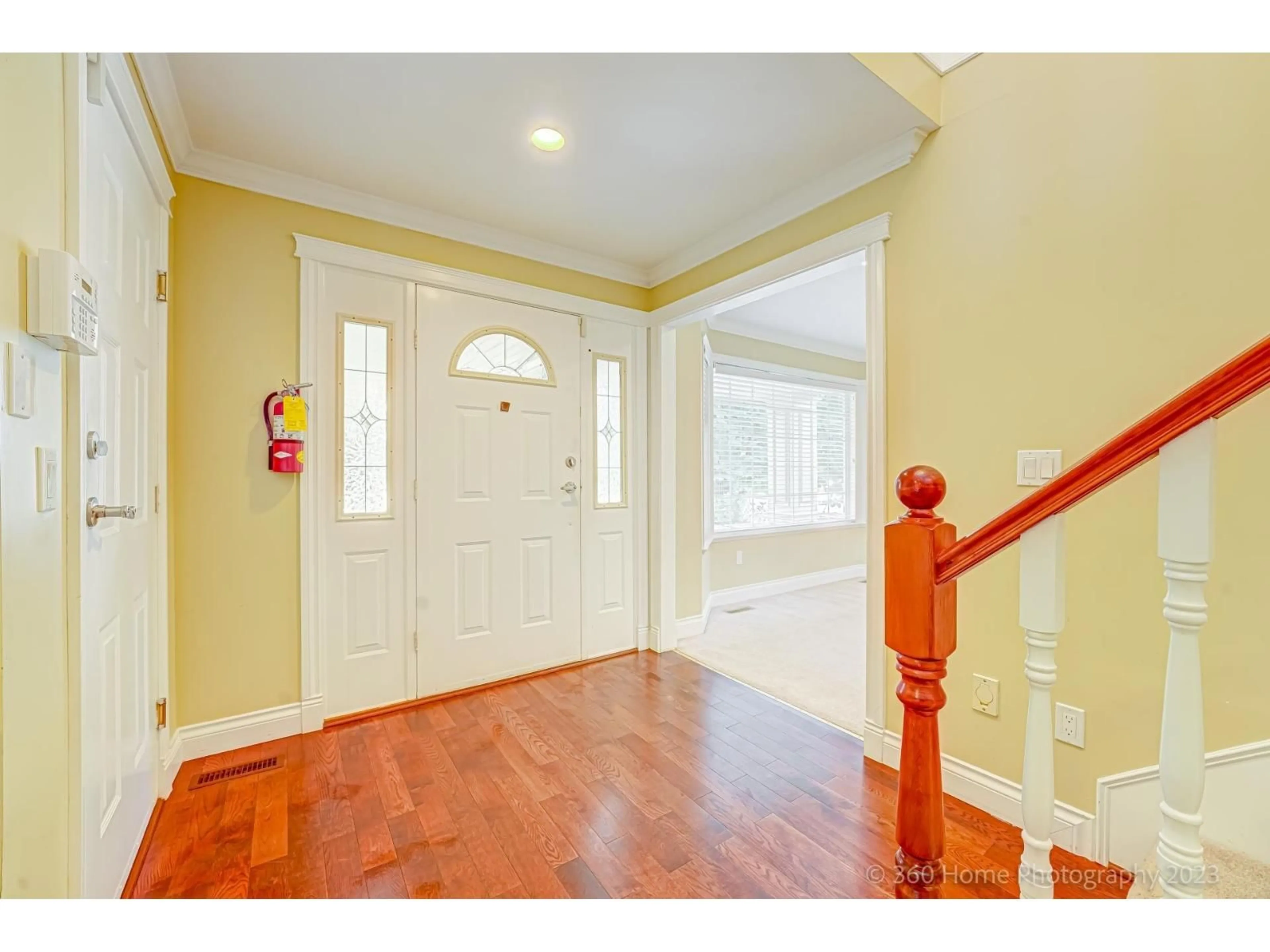 Indoor entryway for 10811 162, Surrey British Columbia V4N1N9