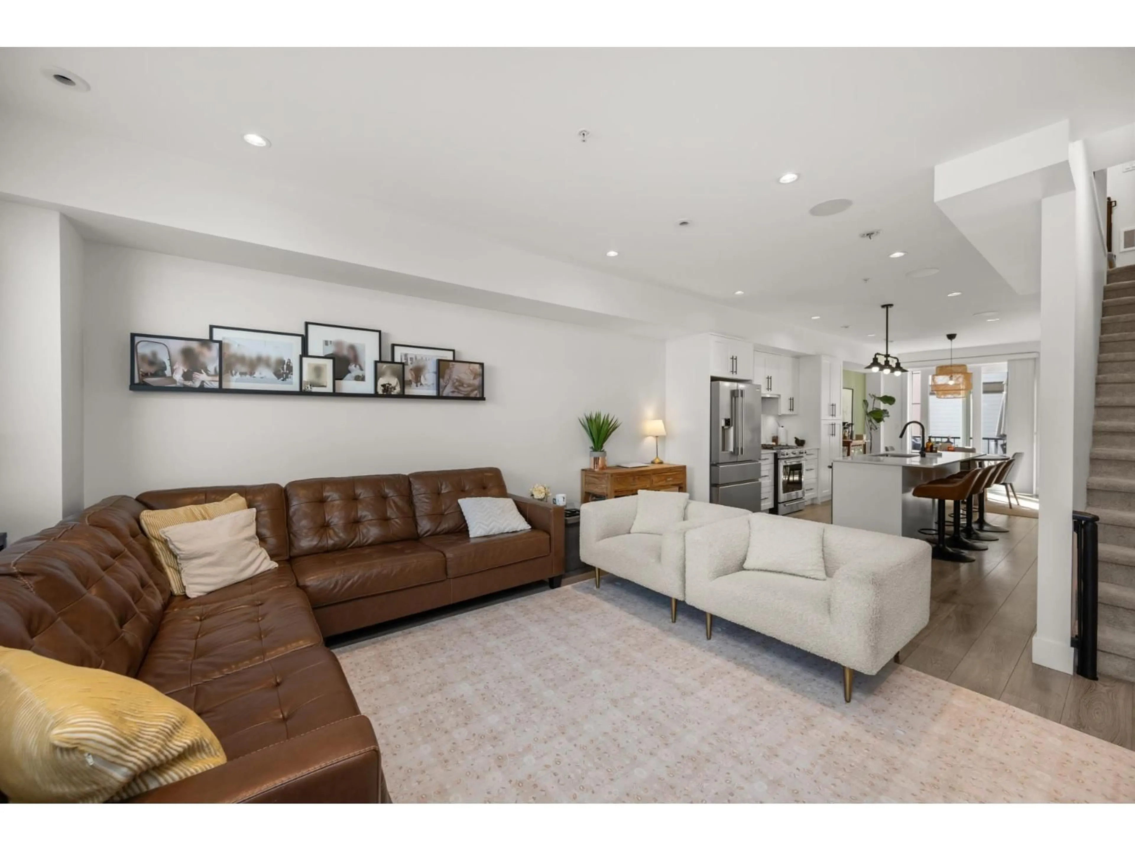 Living room with furniture, unknown for 5 - 19624 56, Langley British Columbia V3A3X6