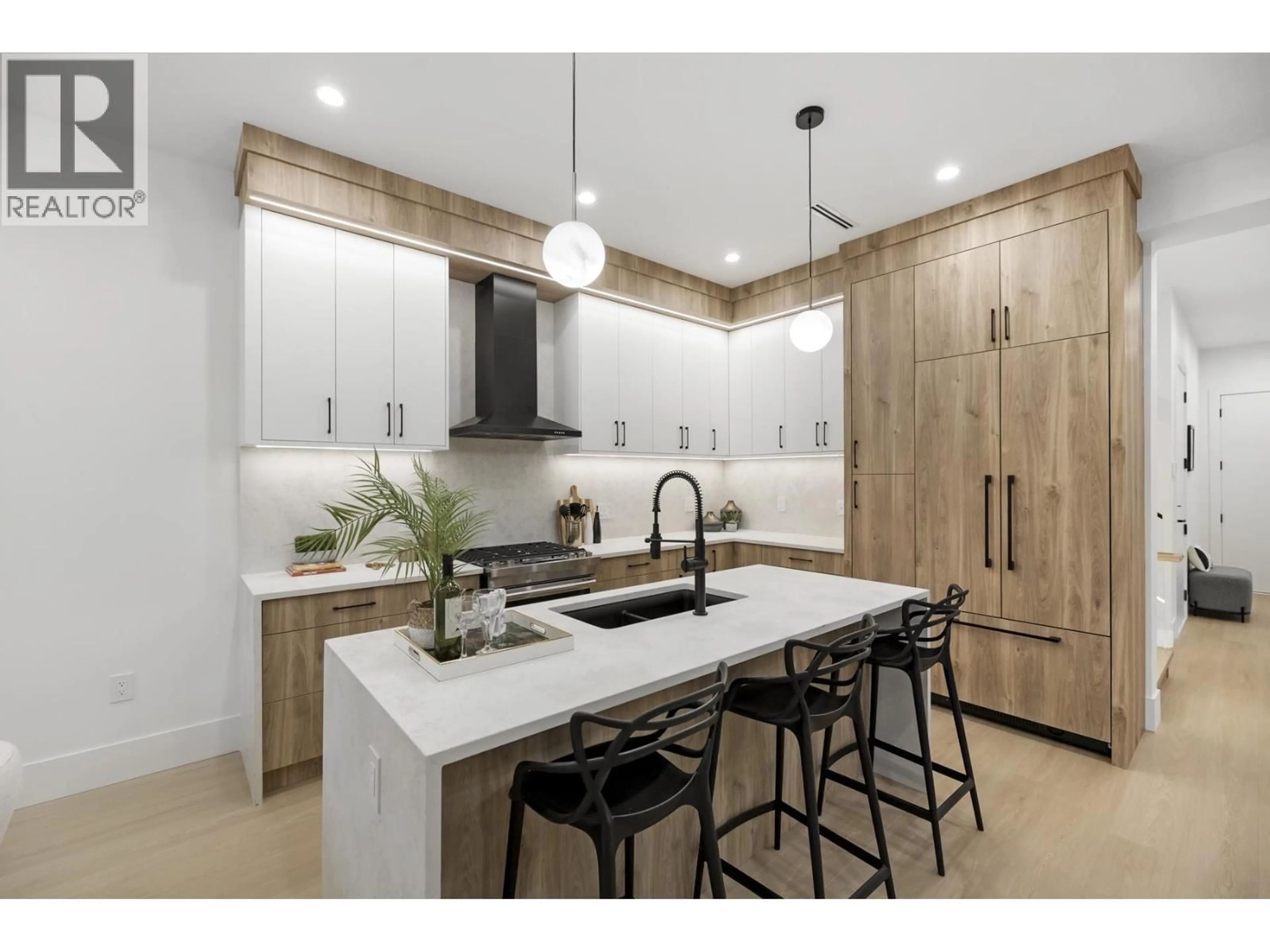 Contemporary kitchen, unknown for 5668 10A AVENUE, Delta British Columbia V4L1C2