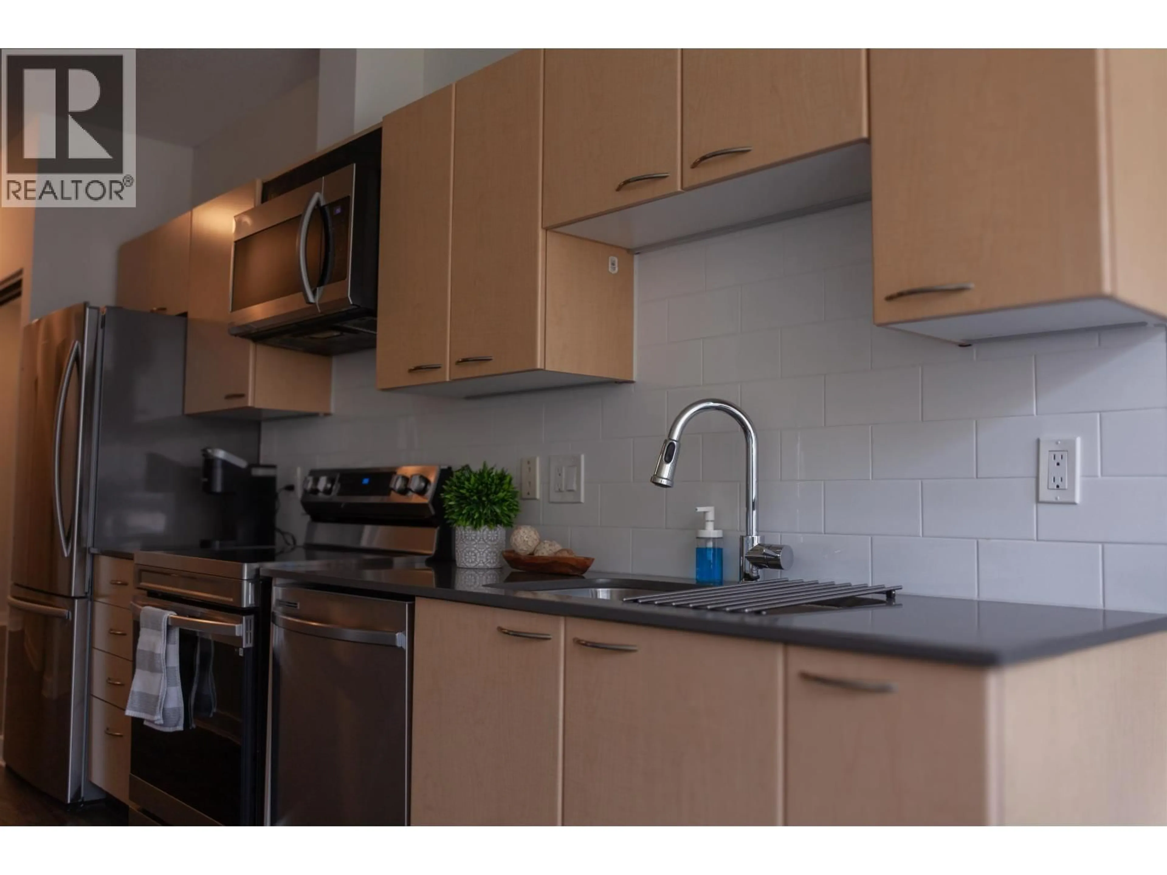 Standard kitchen, unknown for 509 - 1249 GRANVILLE STREET, Vancouver British Columbia V6Z1M5