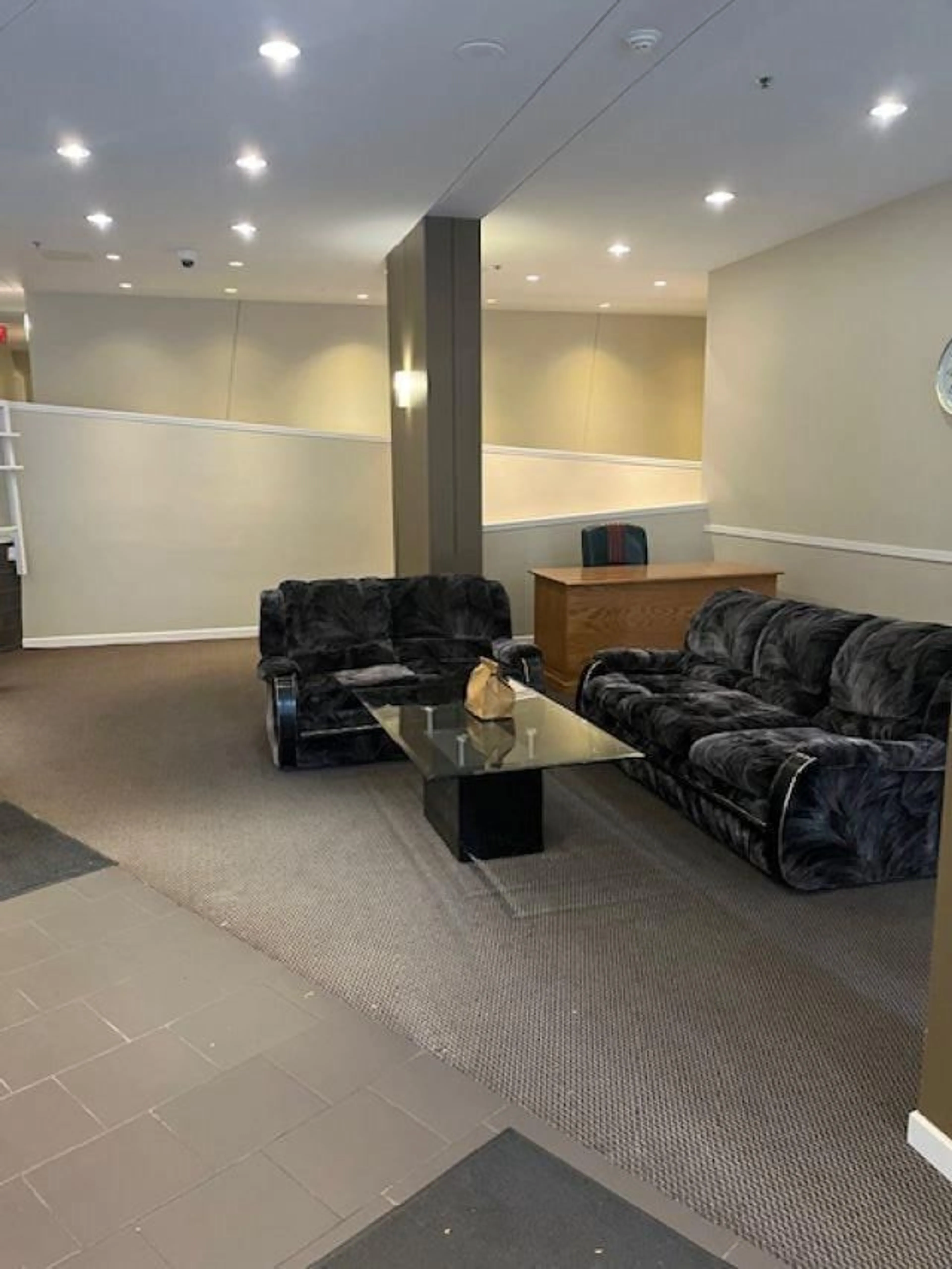 Lobby for 1505 - 9830 WHALLEY, Surrey British Columbia V3T5S7