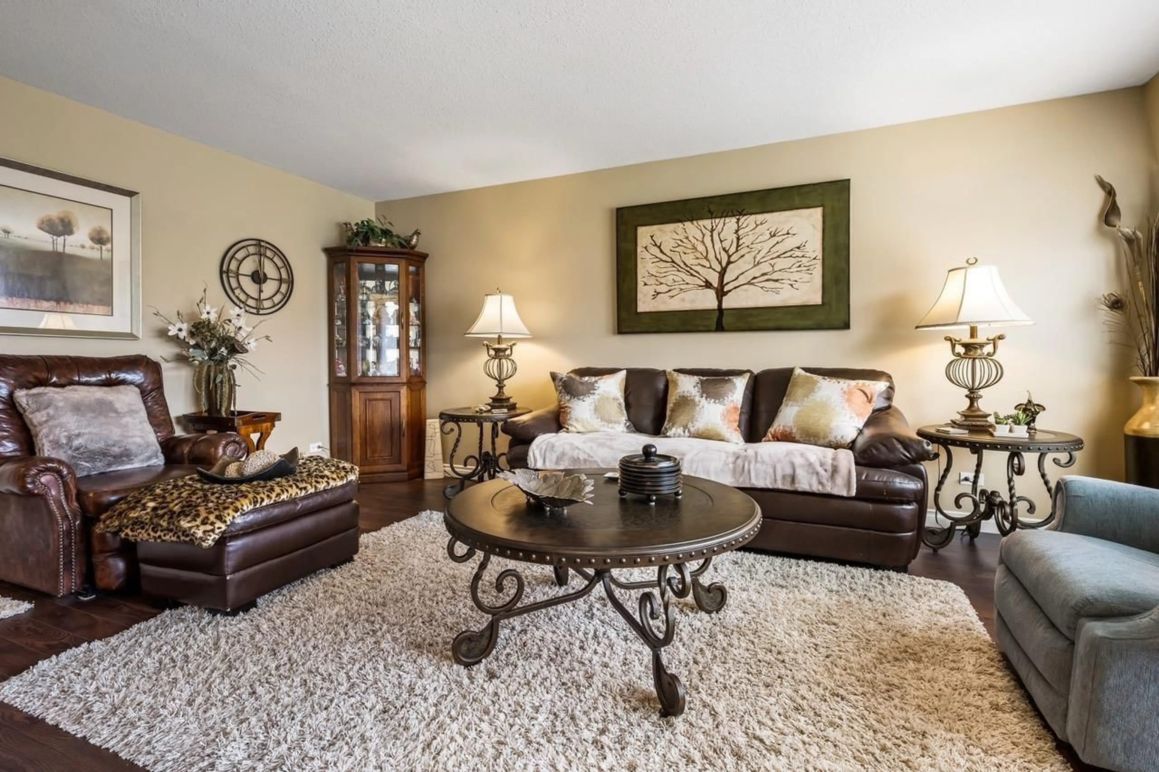 Living room with furniture, carpet floor for 10489 MCDONALD ROAD, Chilliwack British Columbia V2P6L4