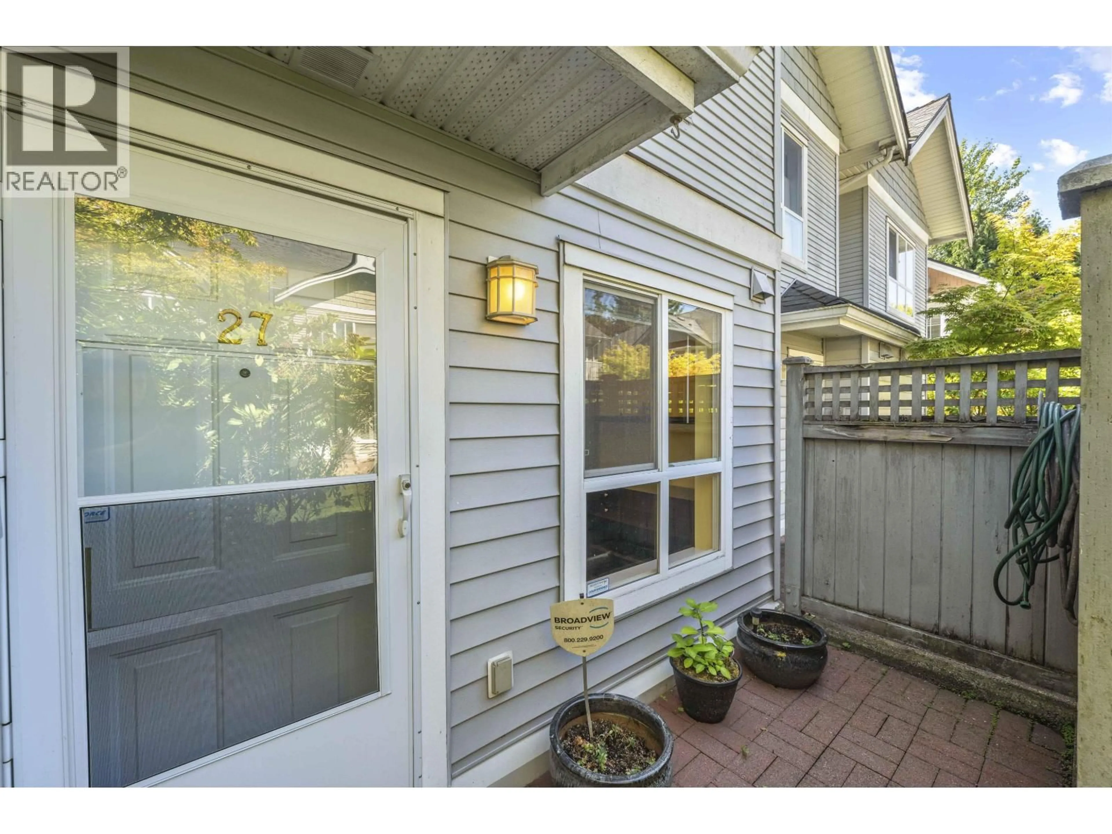 Patio, street for 27 - 6670 RUMBLE STREET, Burnaby British Columbia V5E4L4
